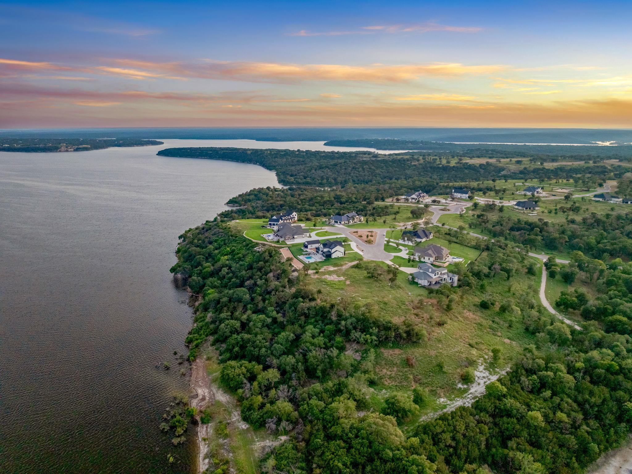 Image 37 of 39 For 10130 Waterview Cv