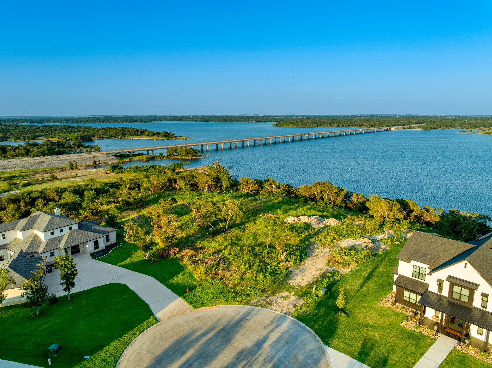 Image 5 of 39 For 10130 Waterview Cv