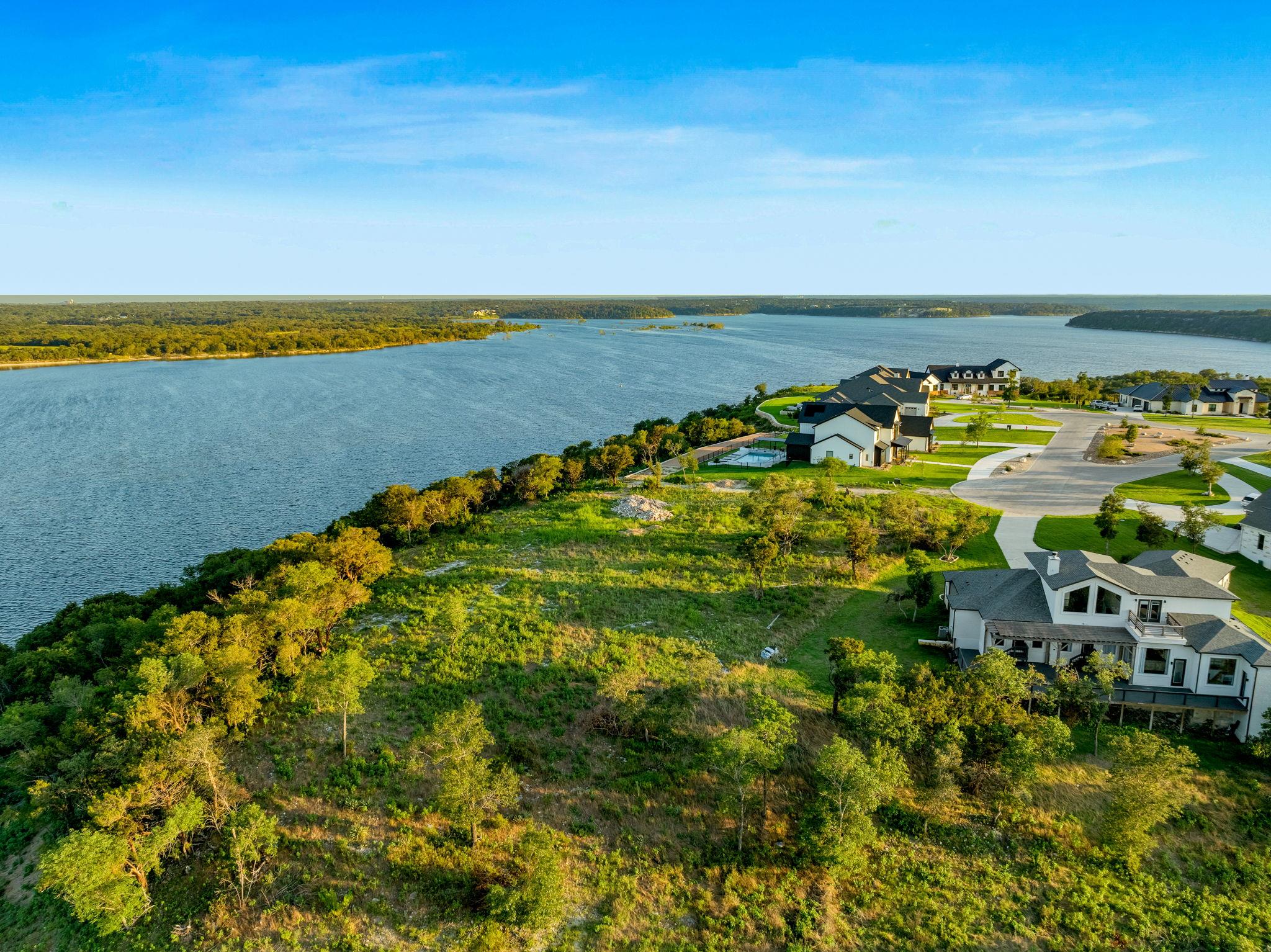 Image 6 of 39 For 10130 Waterview Cv