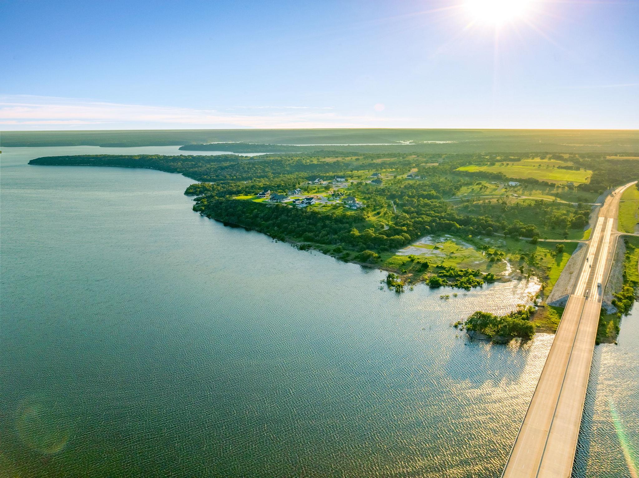 Image 7 of 39 For 10130 Waterview Cv