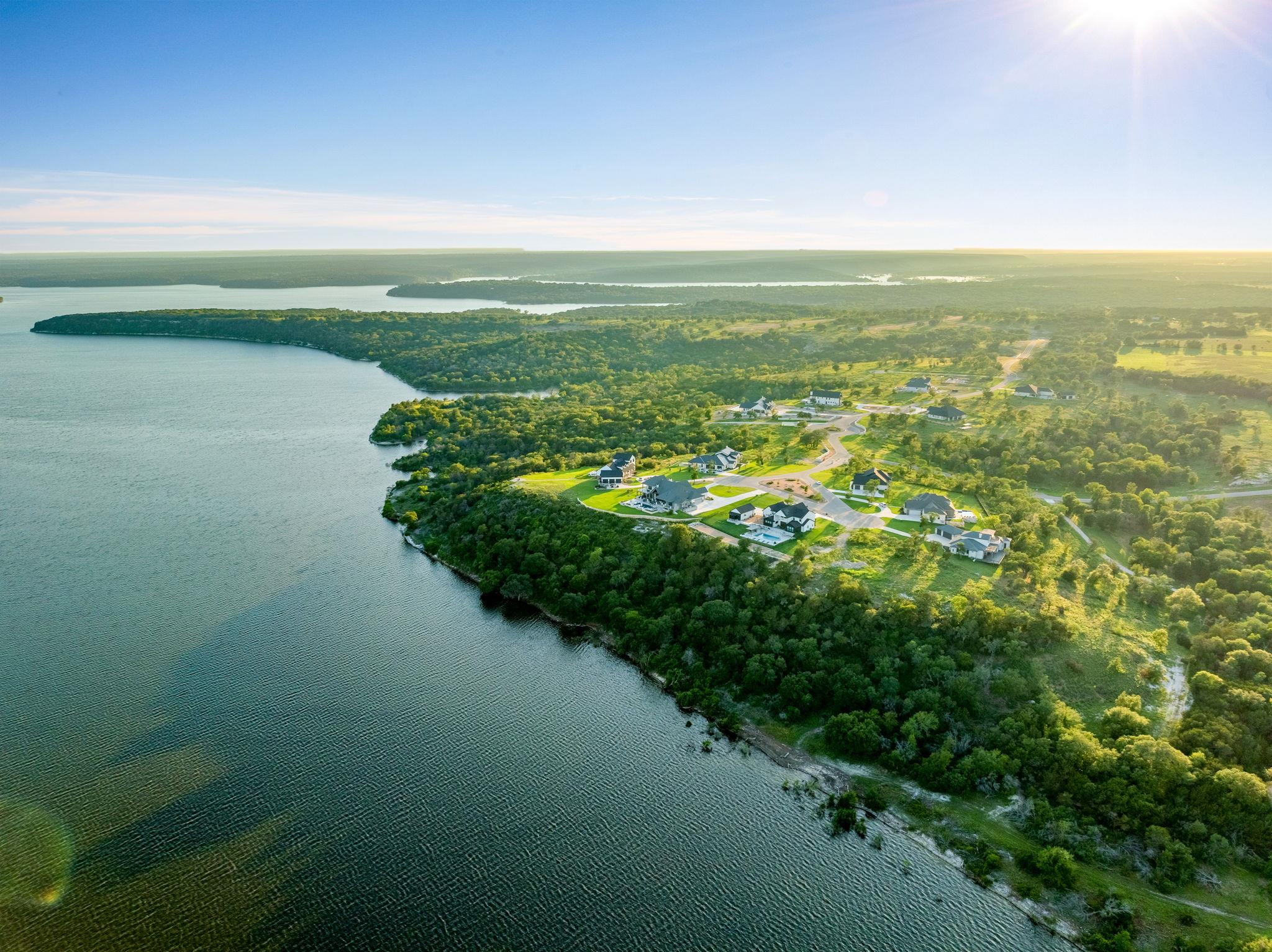 Image 8 of 39 For 10130 Waterview Cv