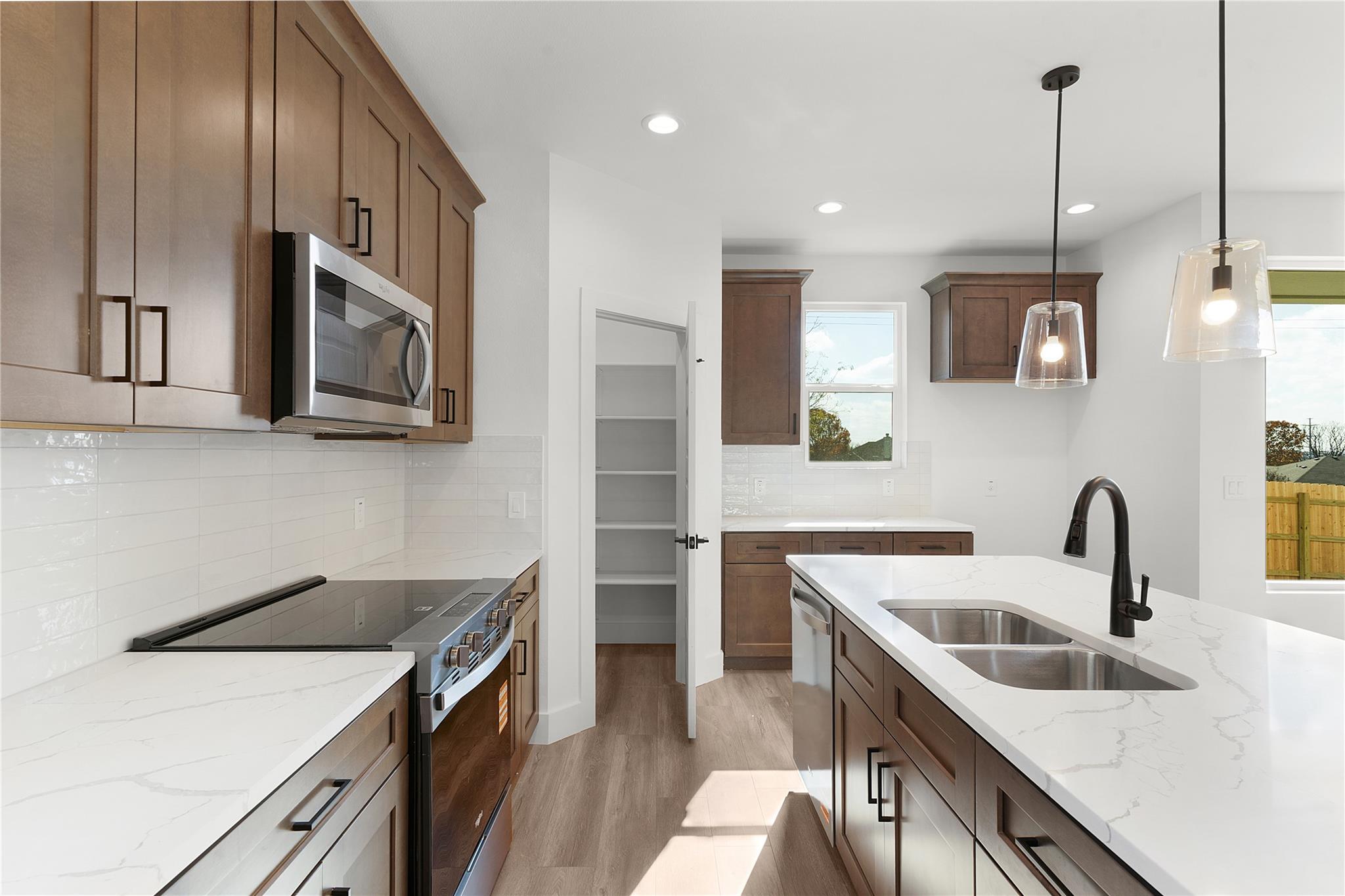 Image 4 of 34 For 107 Carmen Cv