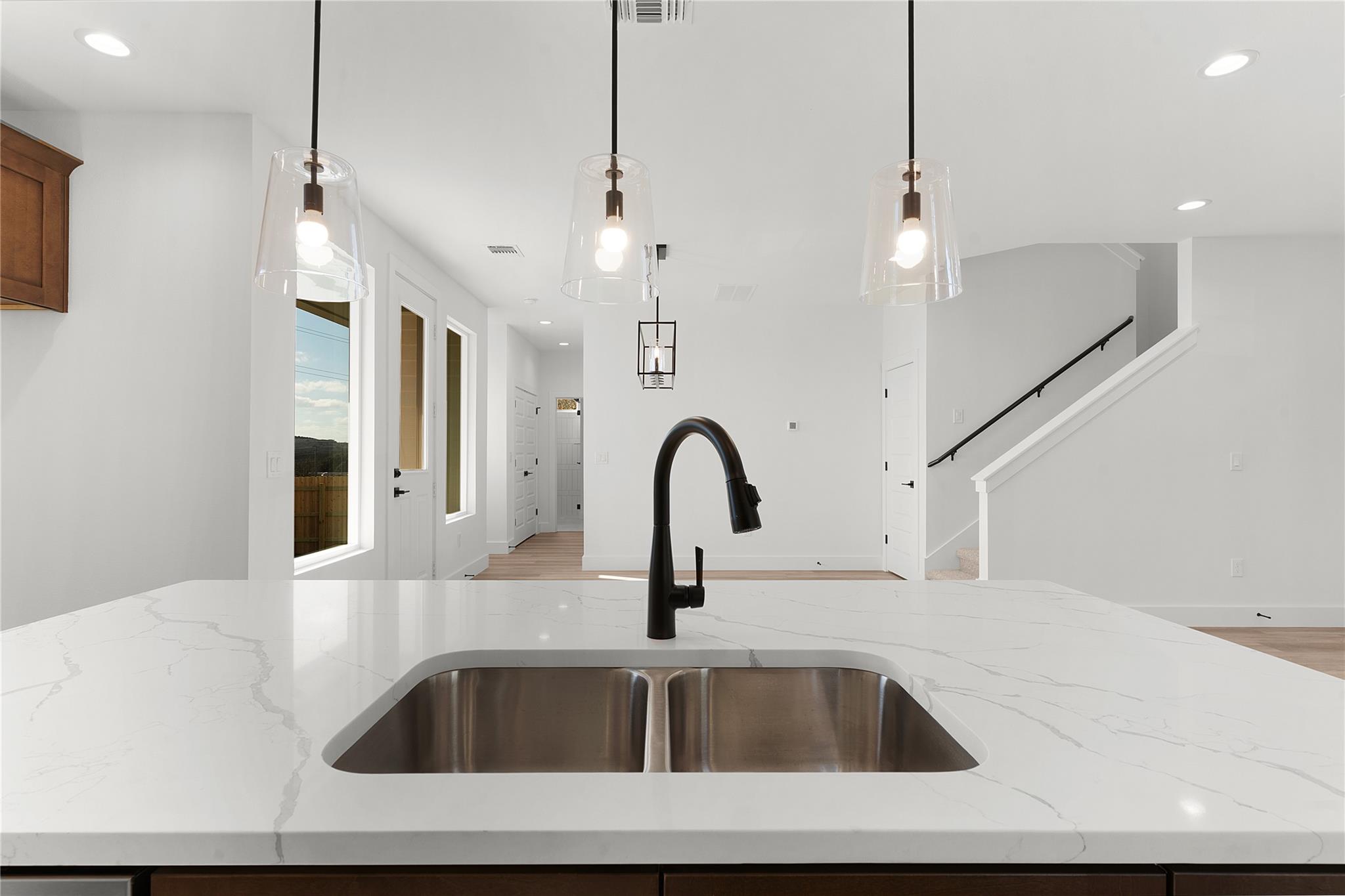 Image 7 of 34 For 107 Carmen Cv