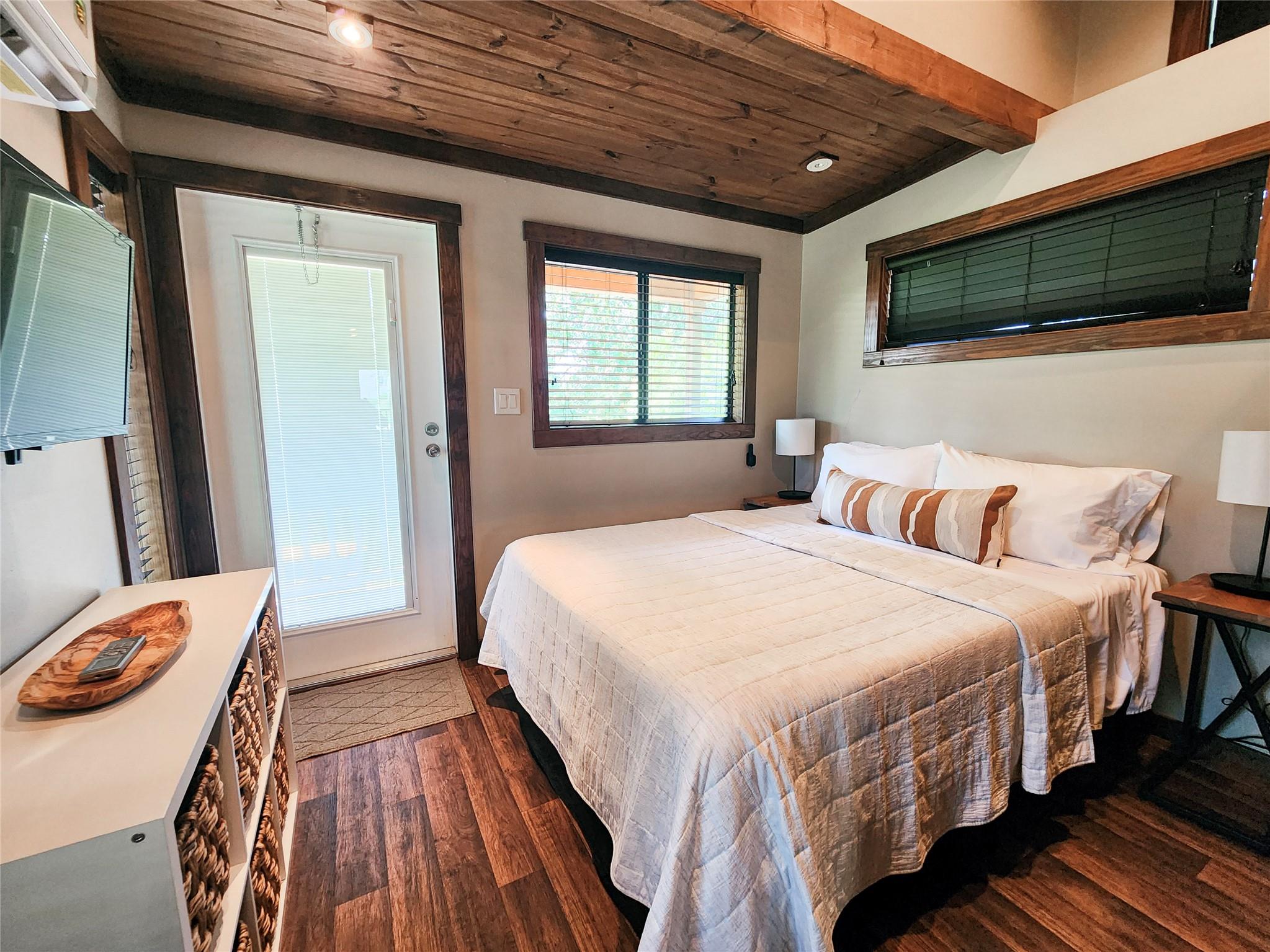 Image 12 of 20 For 300 Park Ave