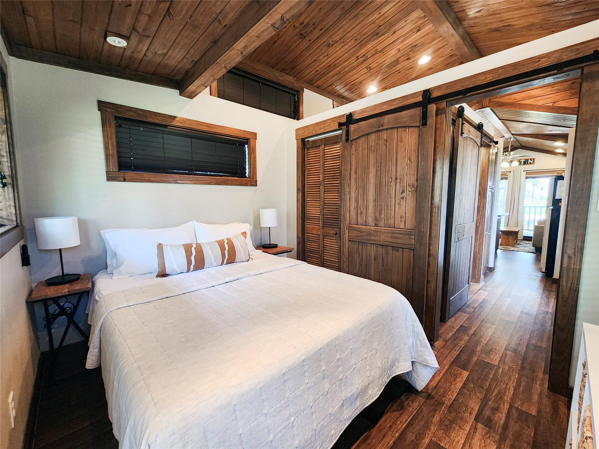 Image 14 of 20 For 300 Park Ave