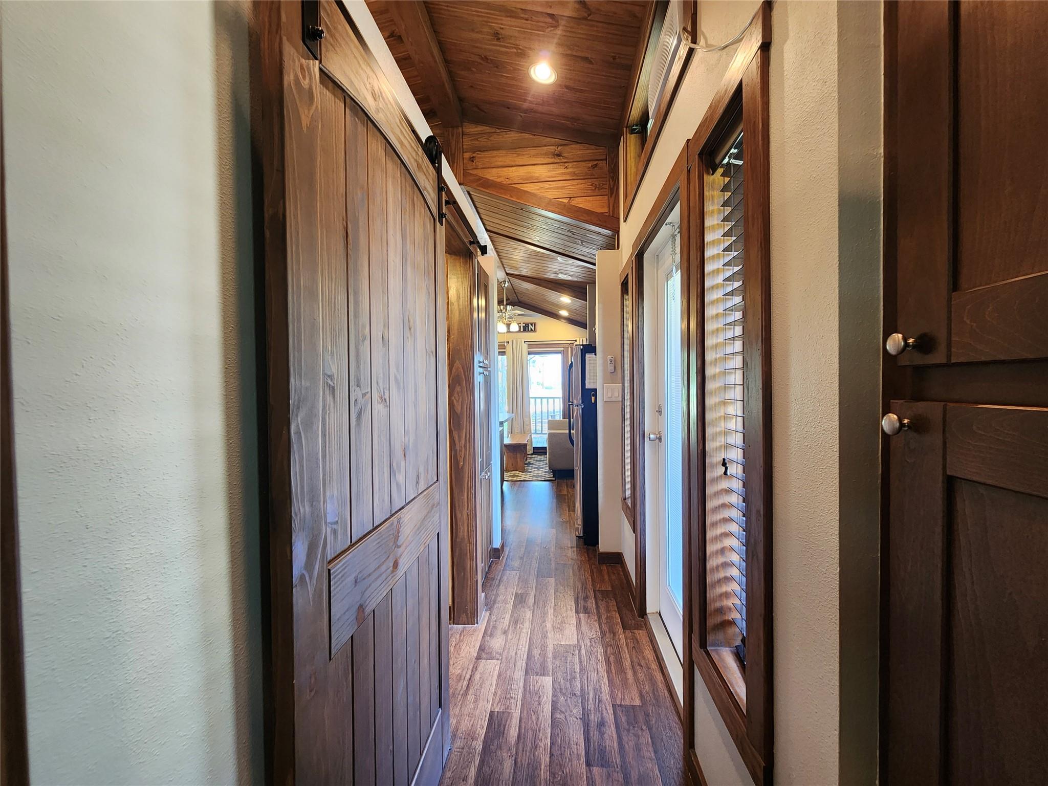 Image 18 of 20 For 300 Park Ave