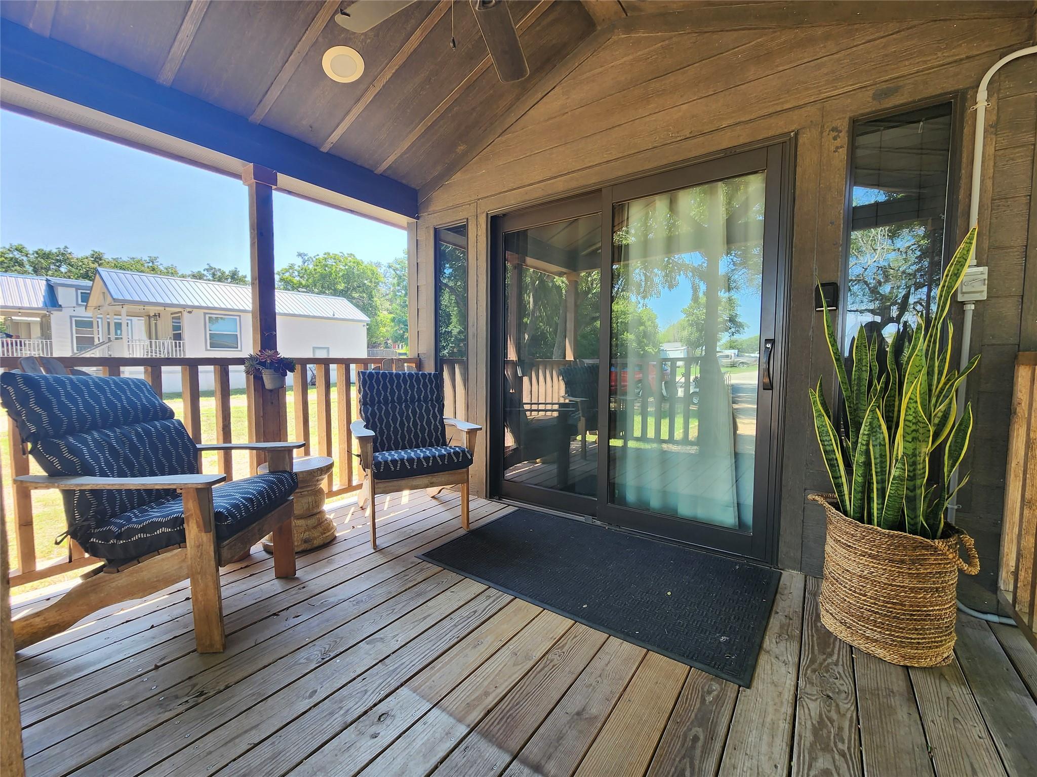 Image 3 of 20 For 300 Park Ave