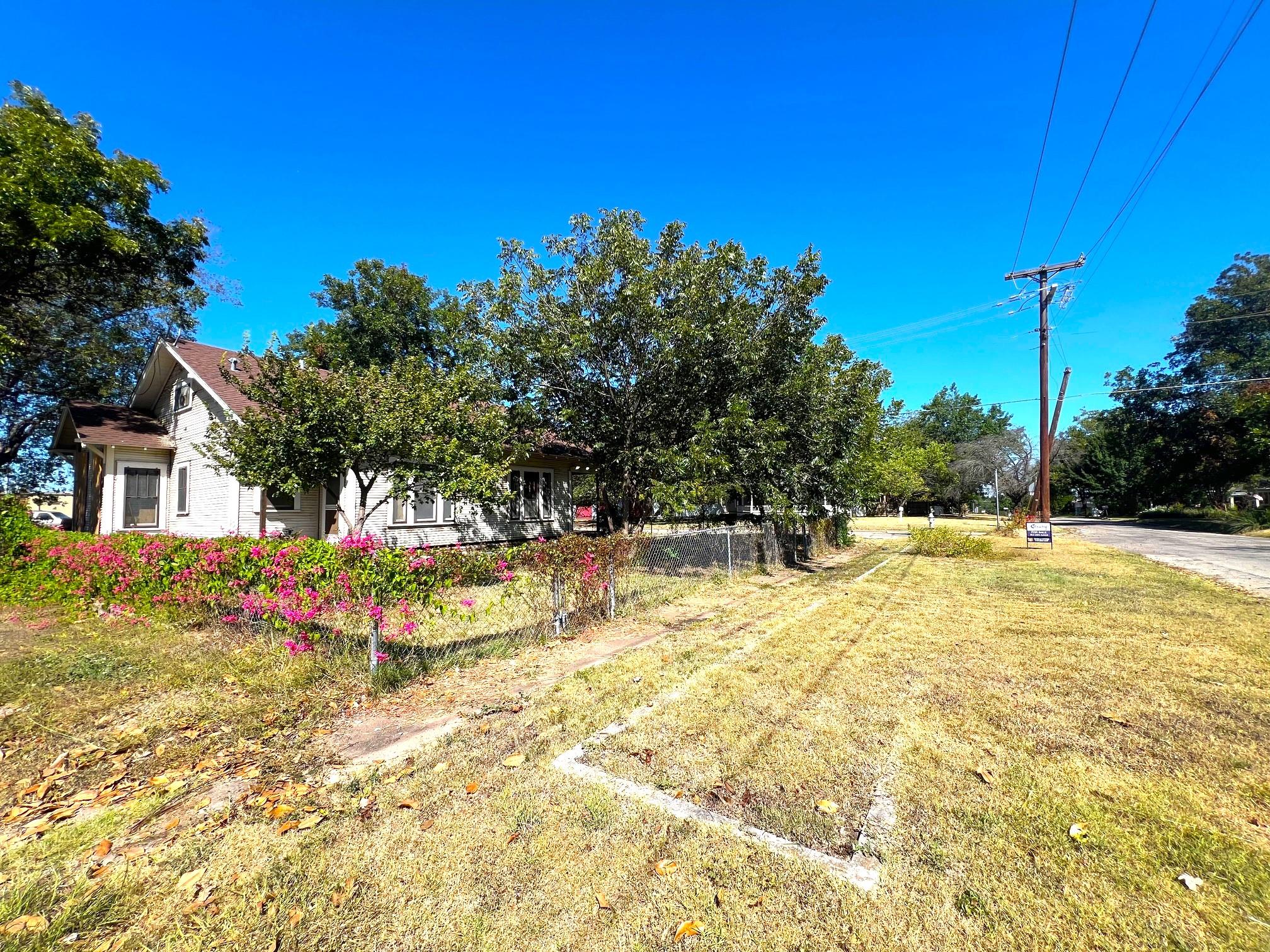 Details for 525 Washburn St, Taylor, TX 76574