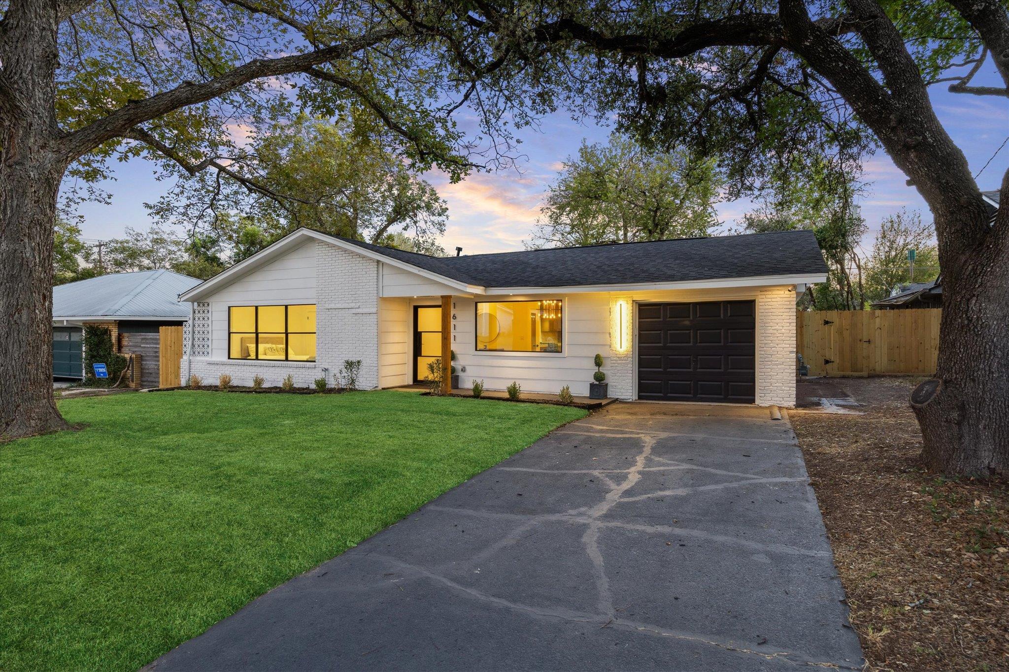 Details for 1611 Ridgehaven Dr, Austin, TX 78723