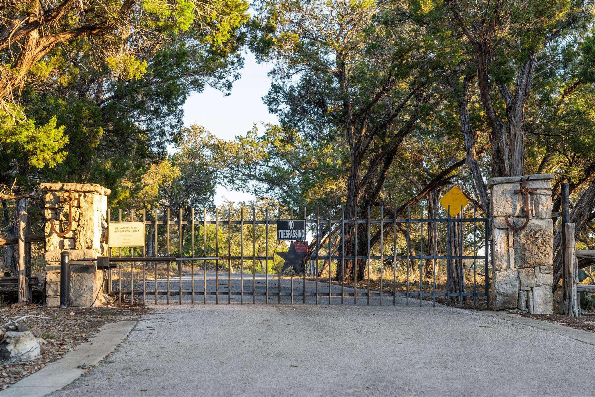 Image 20 of 25 For 00 Angel Light Dr Dr