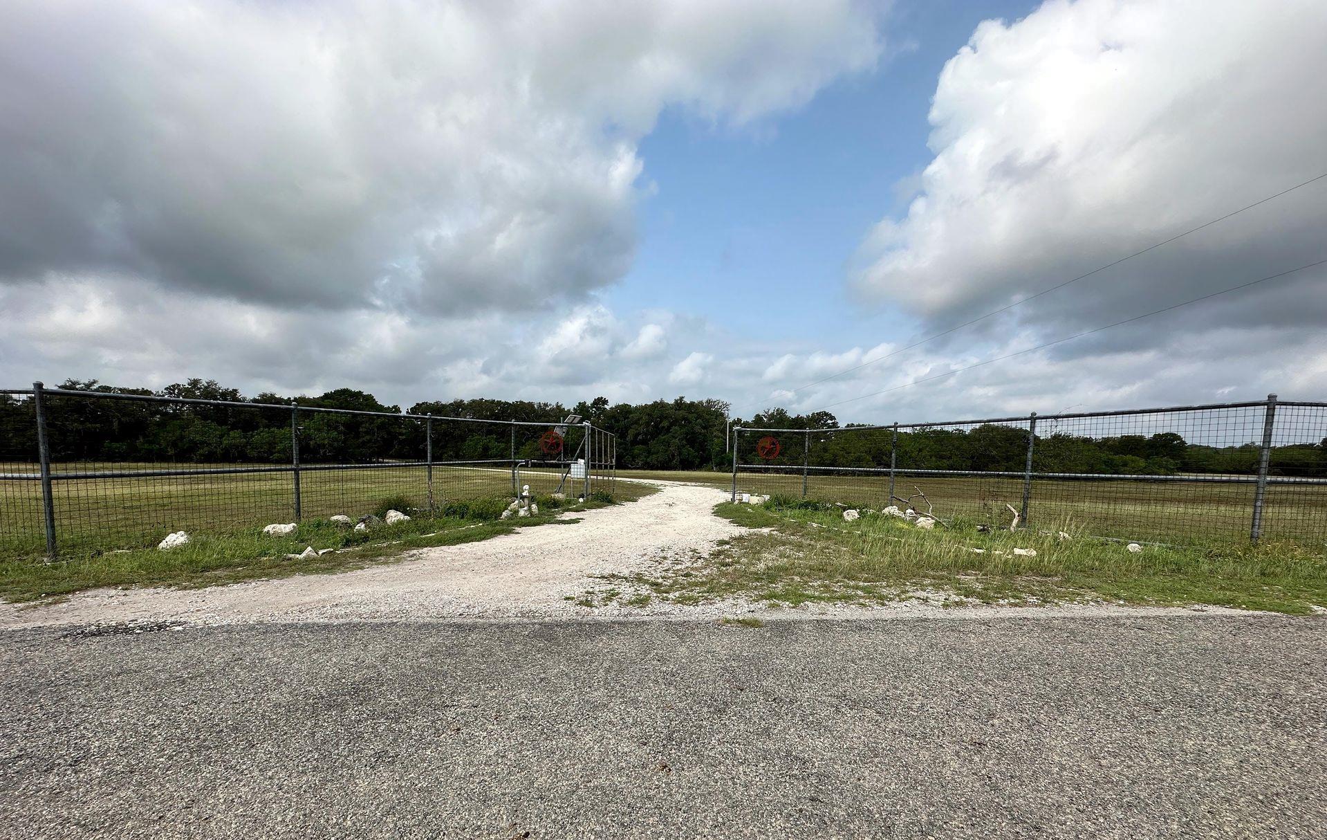 Image 27 of 32 For 305 Cr 305