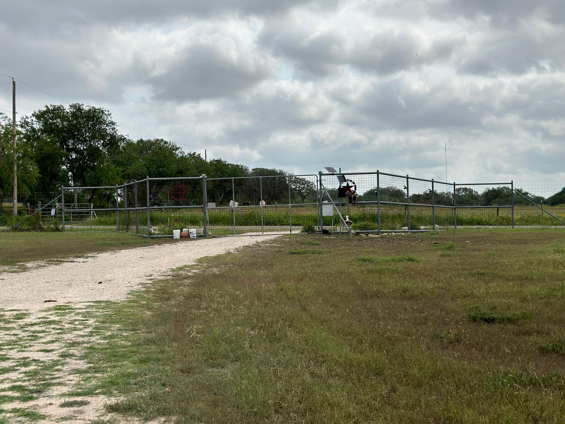 Image 3 of 32 For 305 Cr 305