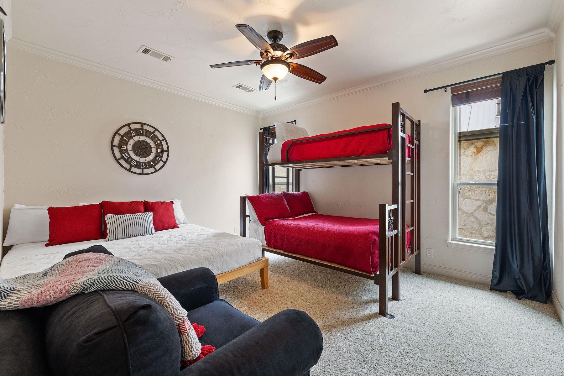 Image 34 of 39 For 113 Wennmohs Pl