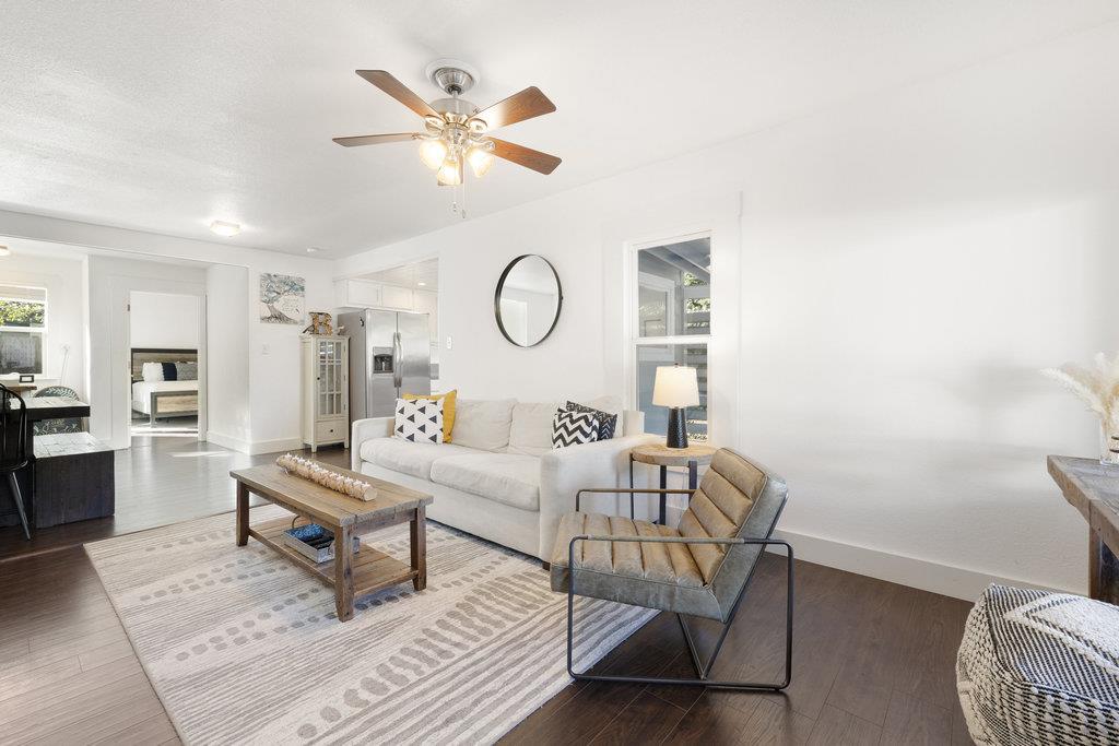 Image 10 of 37 For 102 Ranchview Dr