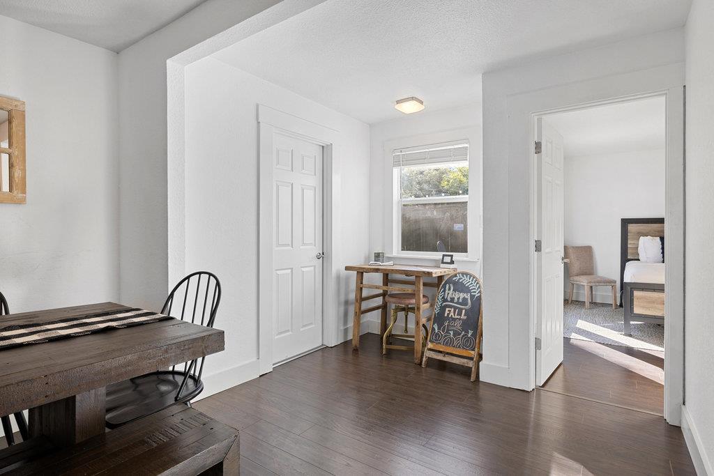 Image 16 of 37 For 102 Ranchview Dr