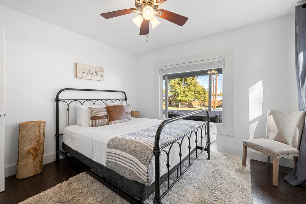 Image 20 of 37 For 102 Ranchview Dr