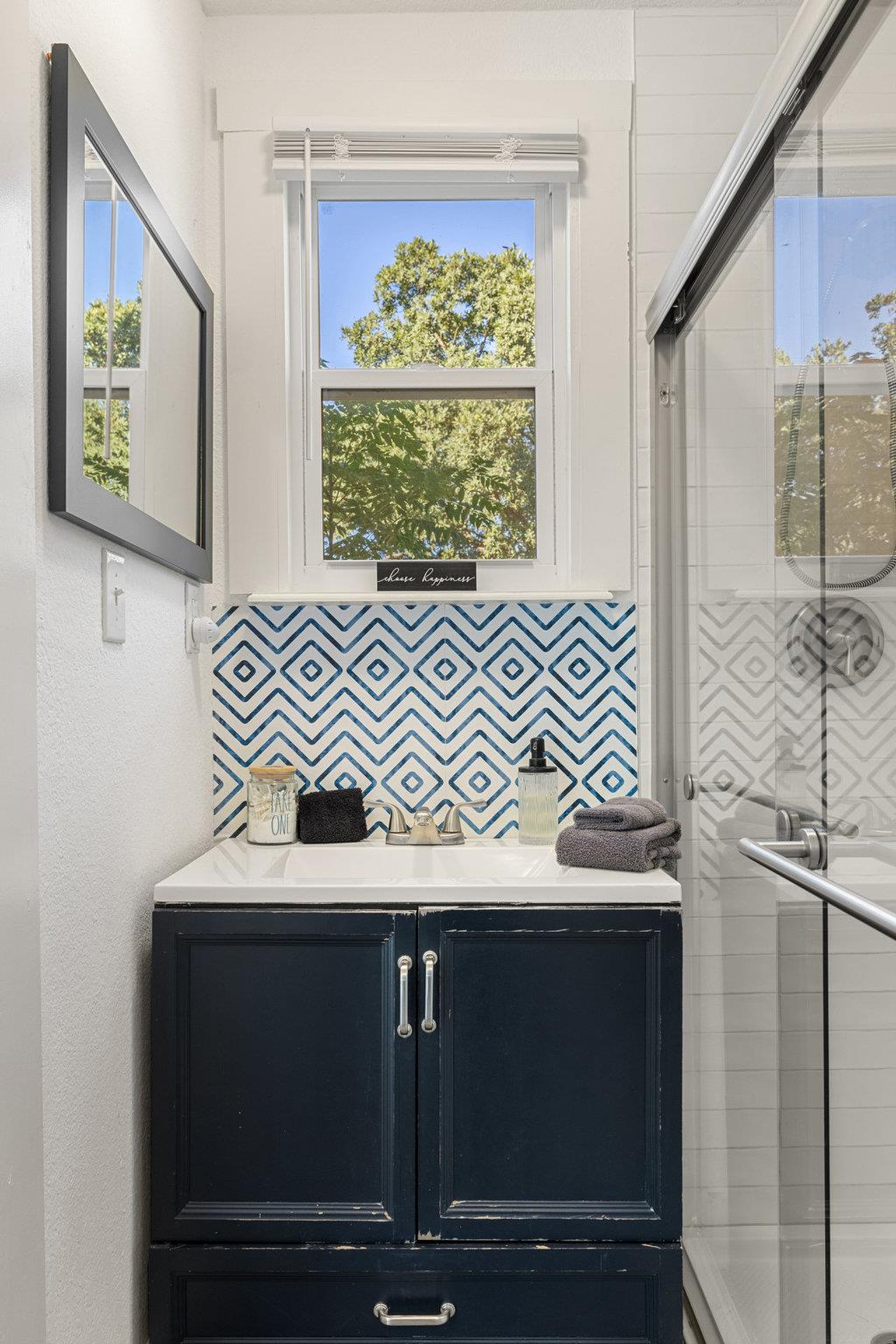 Image 27 of 37 For 102 Ranchview Dr