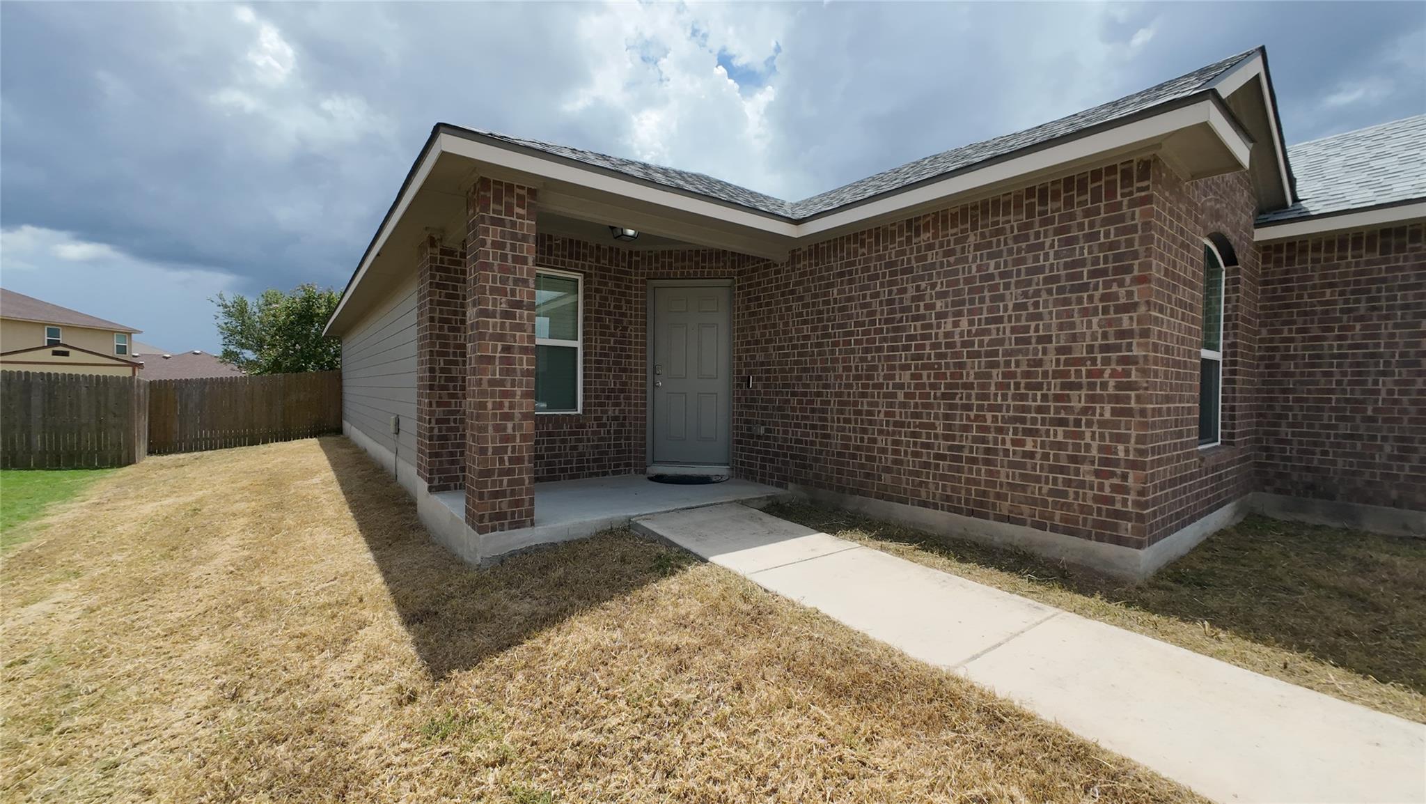 Image 3 of 20 For 1517 Birmingham Dr