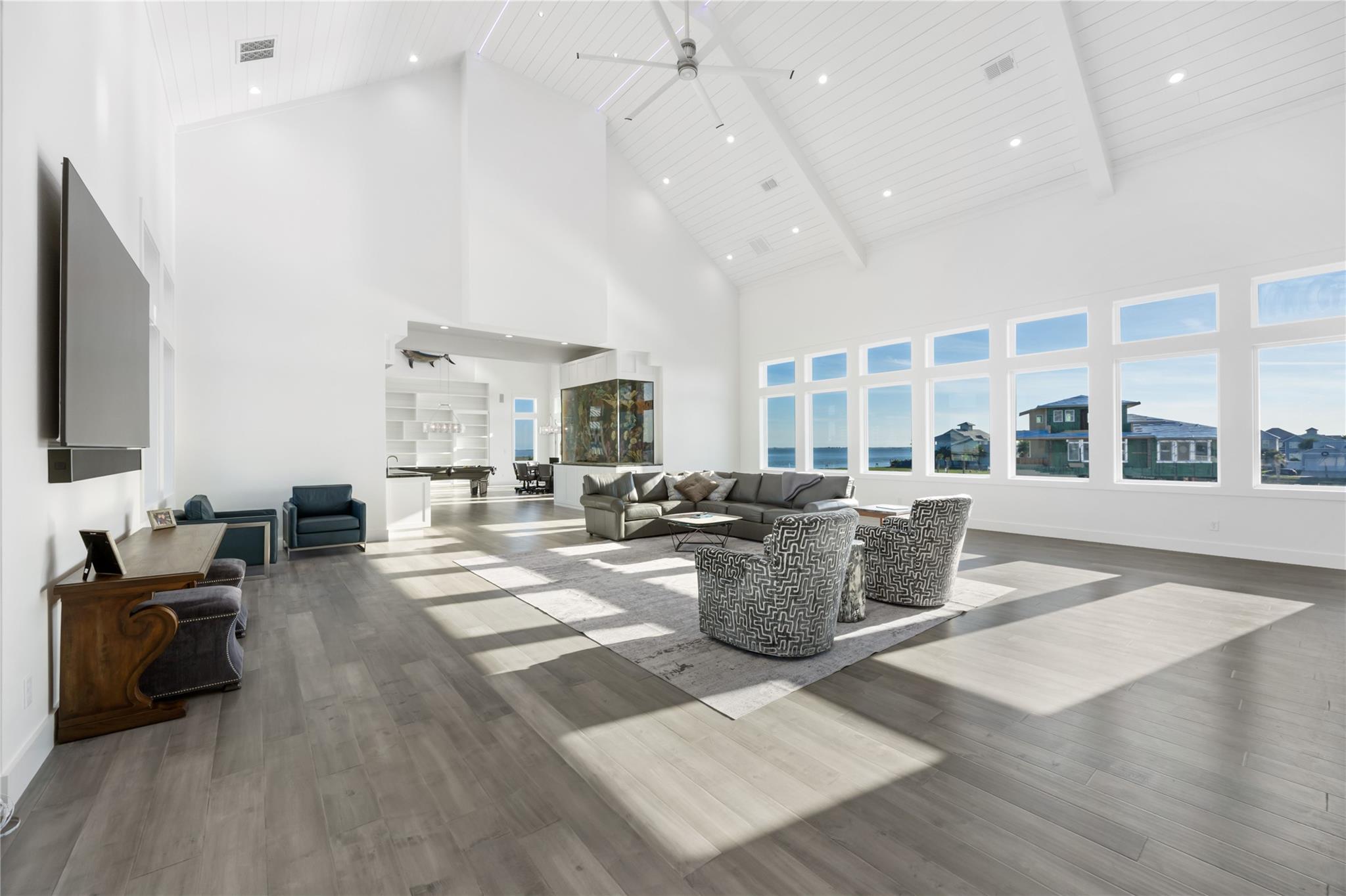 Image 17 of 40 For 305 Estes Dr