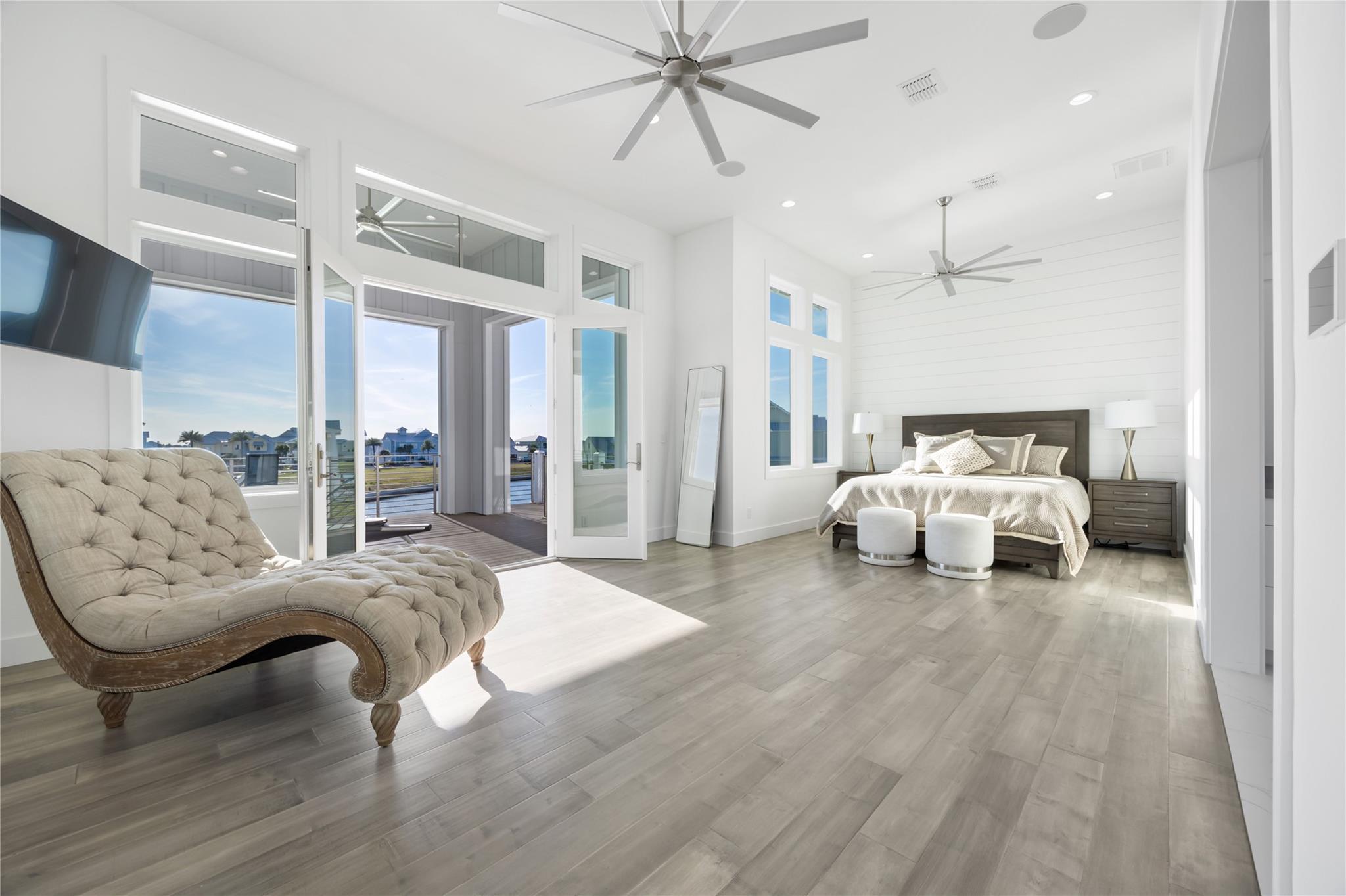 Image 22 of 40 For 305 Estes Dr