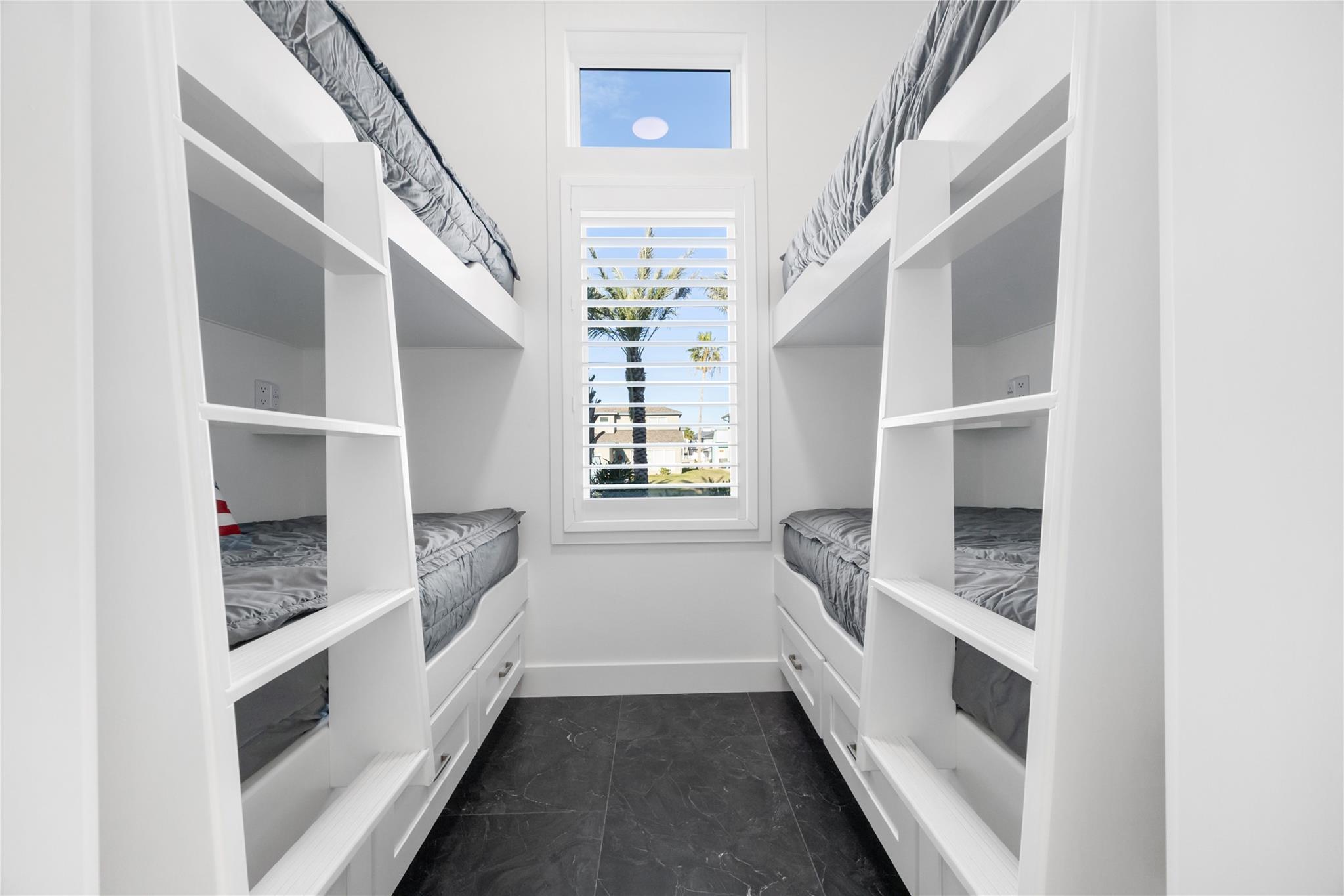 Image 29 of 40 For 305 Estes Dr