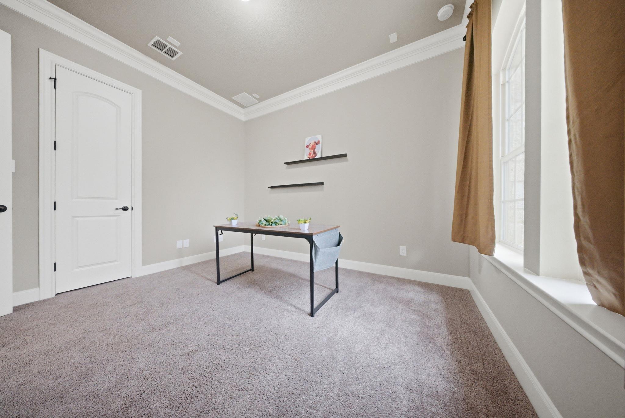 Image 14 of 21 For 728 Deer Run Way Way