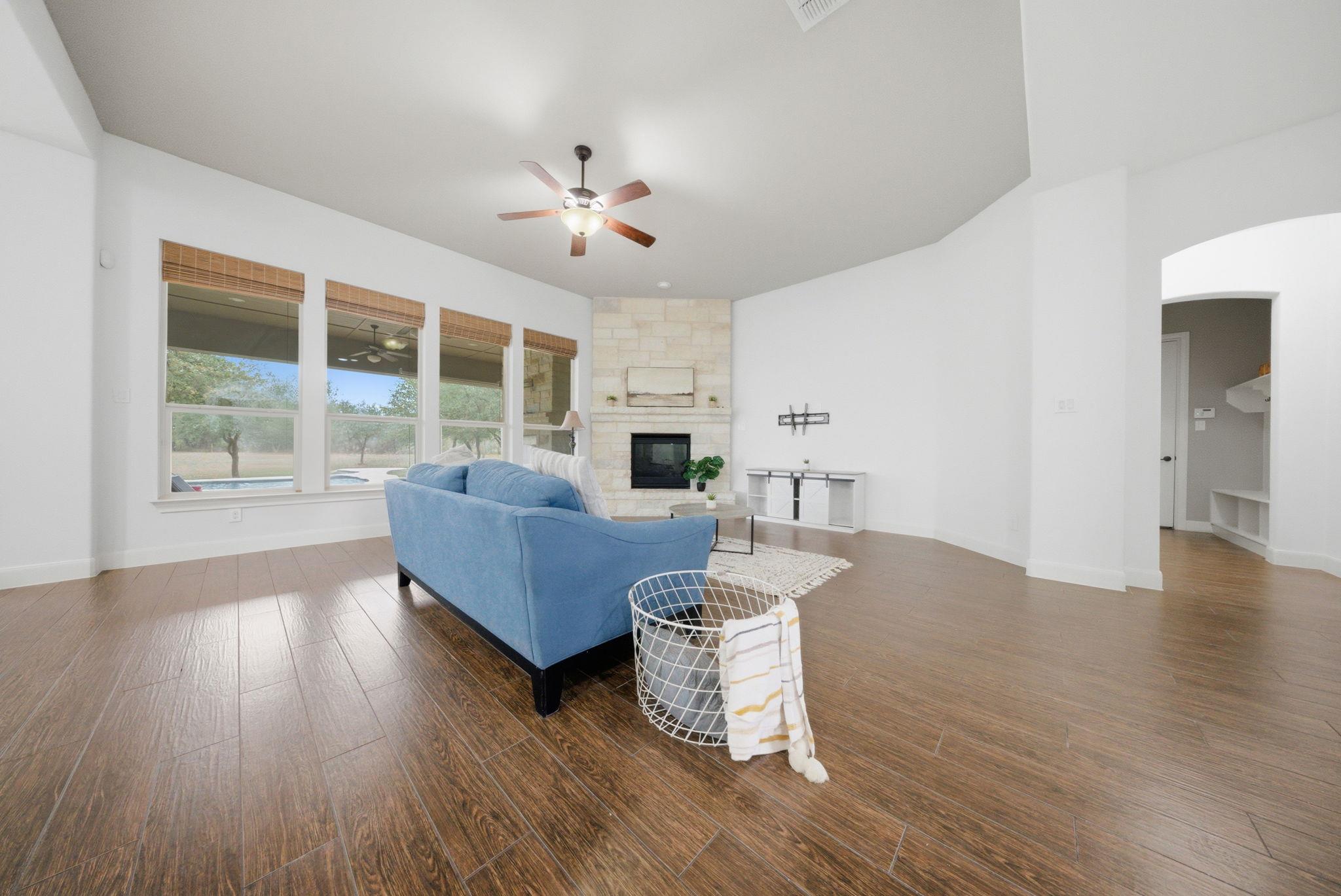 Image 20 of 21 For 728 Deer Run Way Way