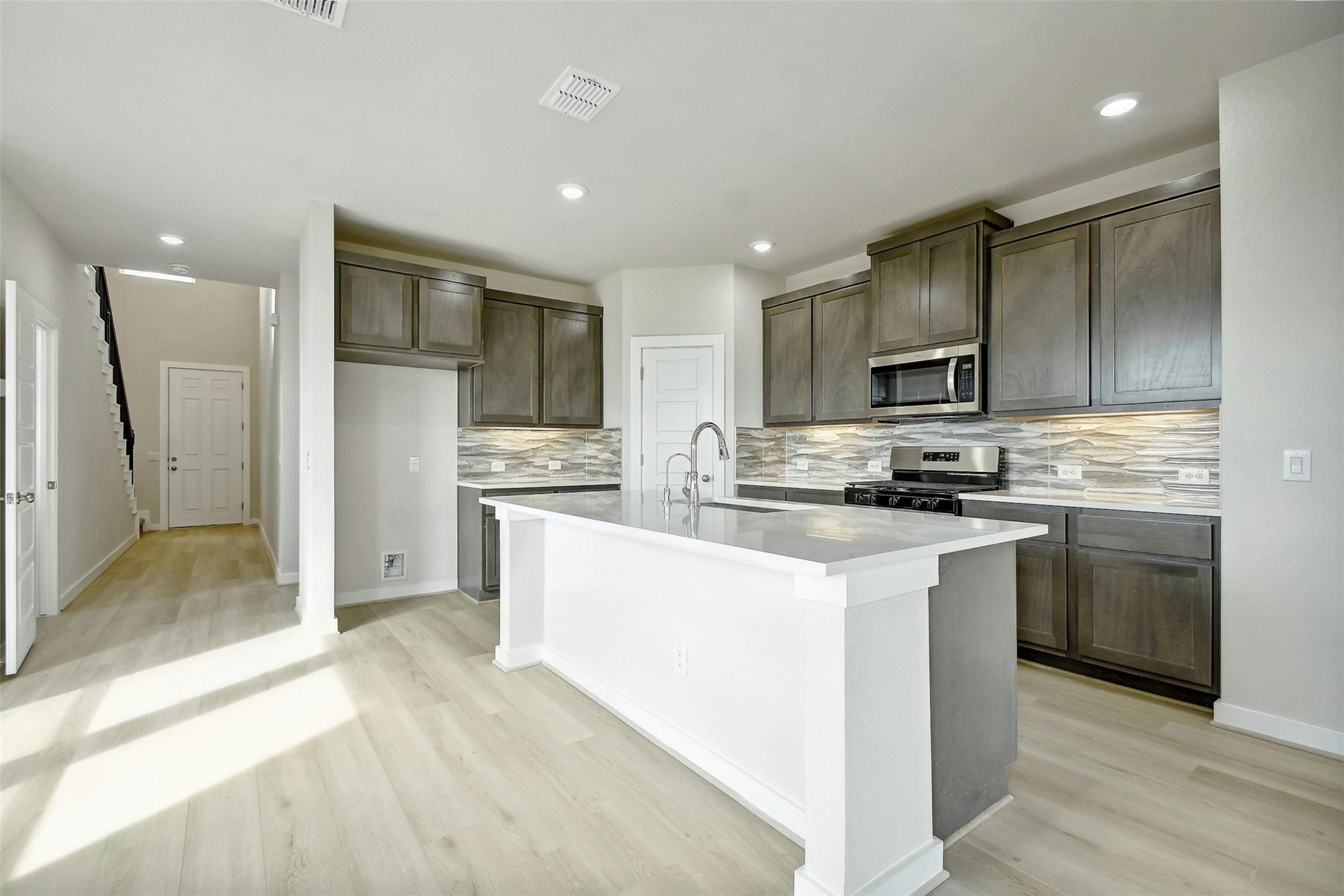 Image 4 of 26 For 1592 Estelea Grv