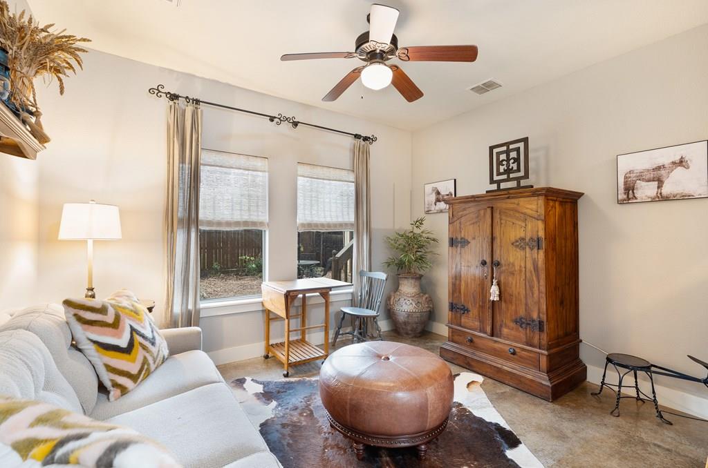 Image 18 of 34 For 129 Evergreen