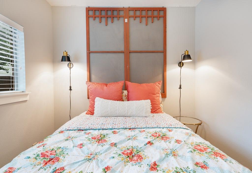 Image 20 of 34 For 129 Evergreen