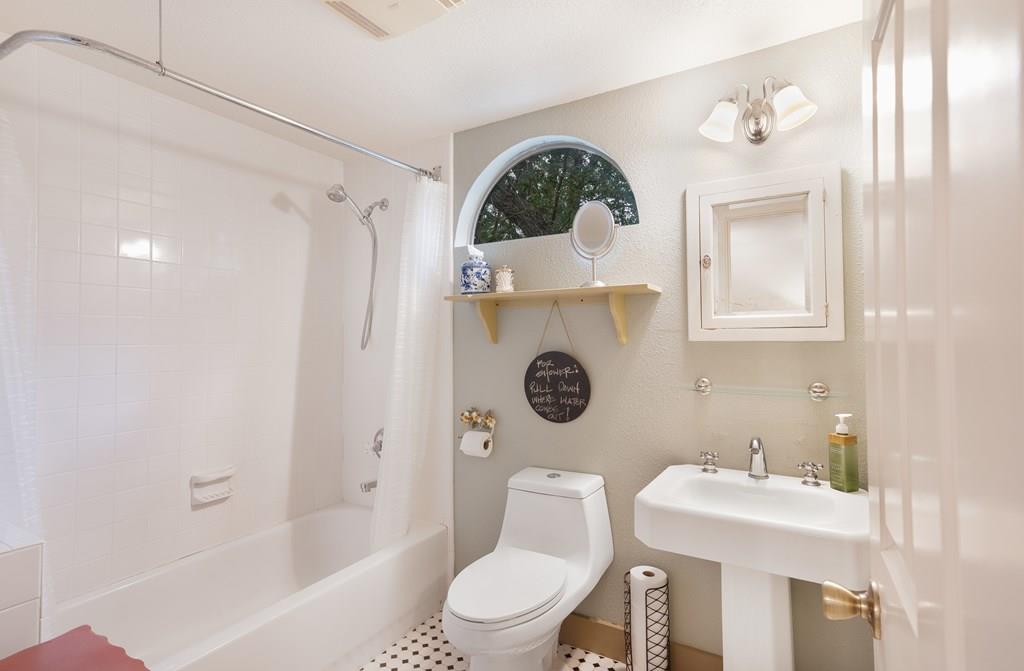 Image 27 of 34 For 129 Evergreen