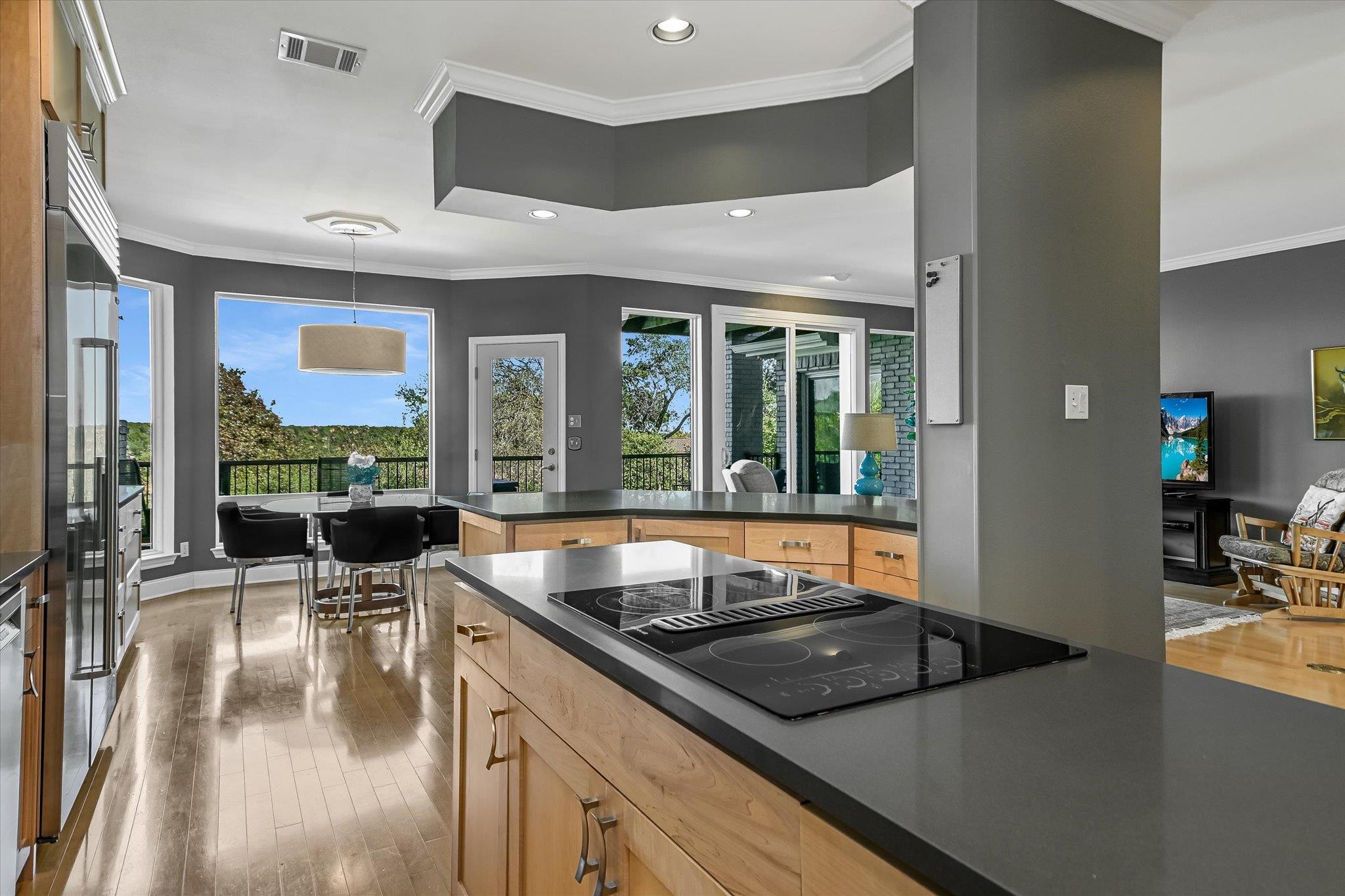 Image 11 of 40 For 7901 Jester Blvd