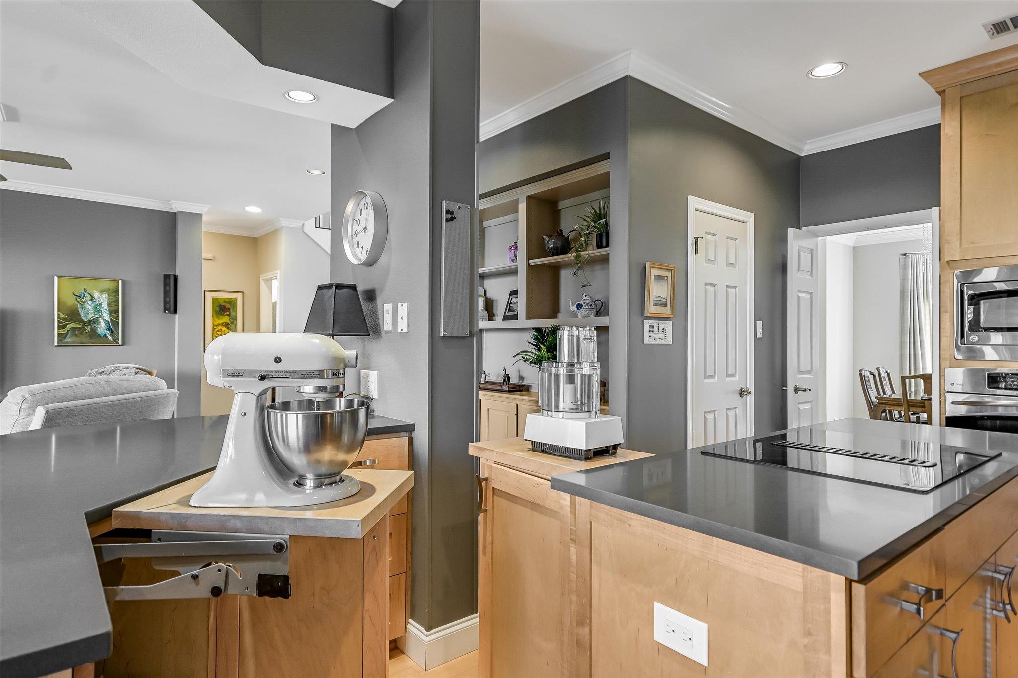 Image 12 of 40 For 7901 Jester Blvd