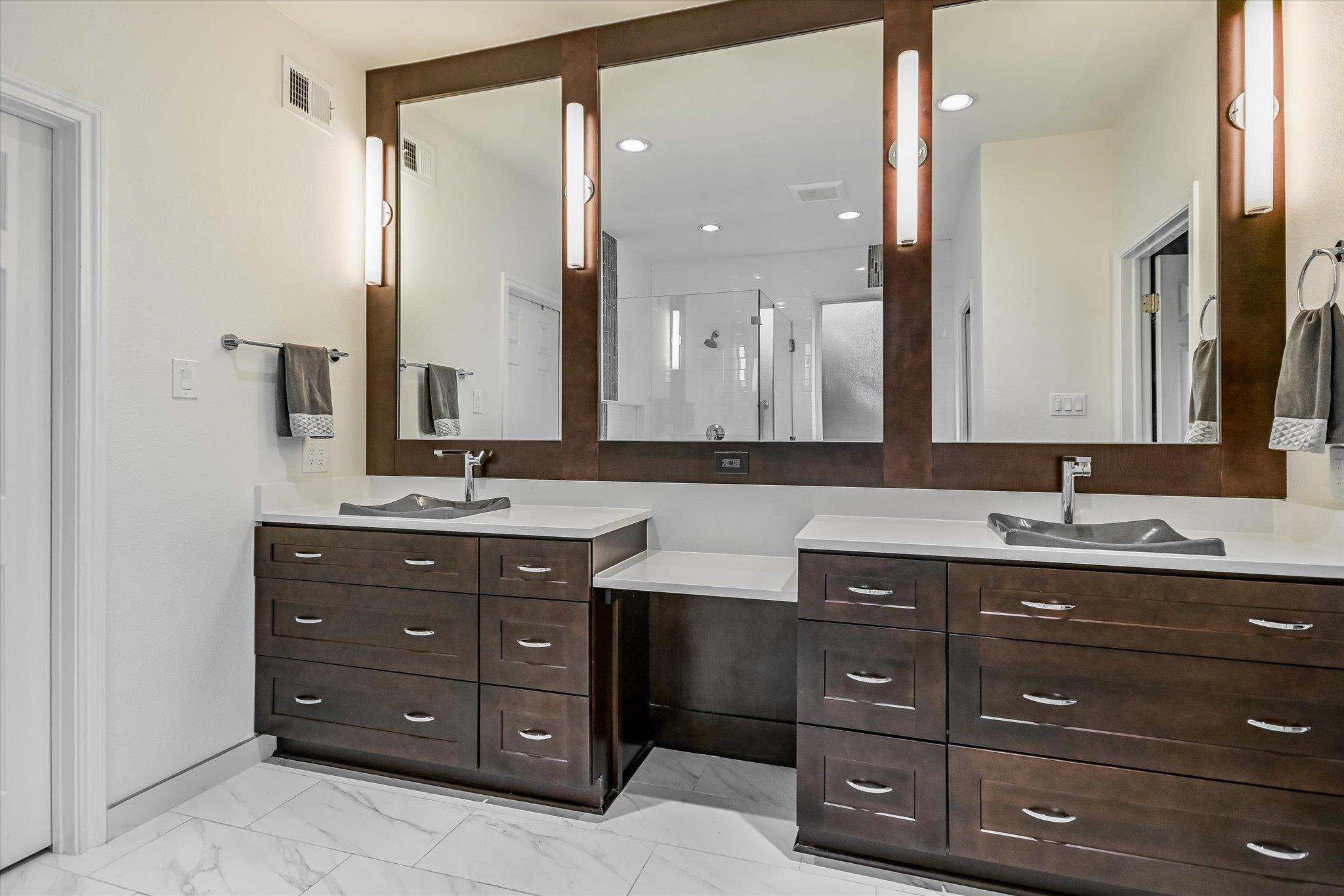 Image 21 of 40 For 7901 Jester Blvd