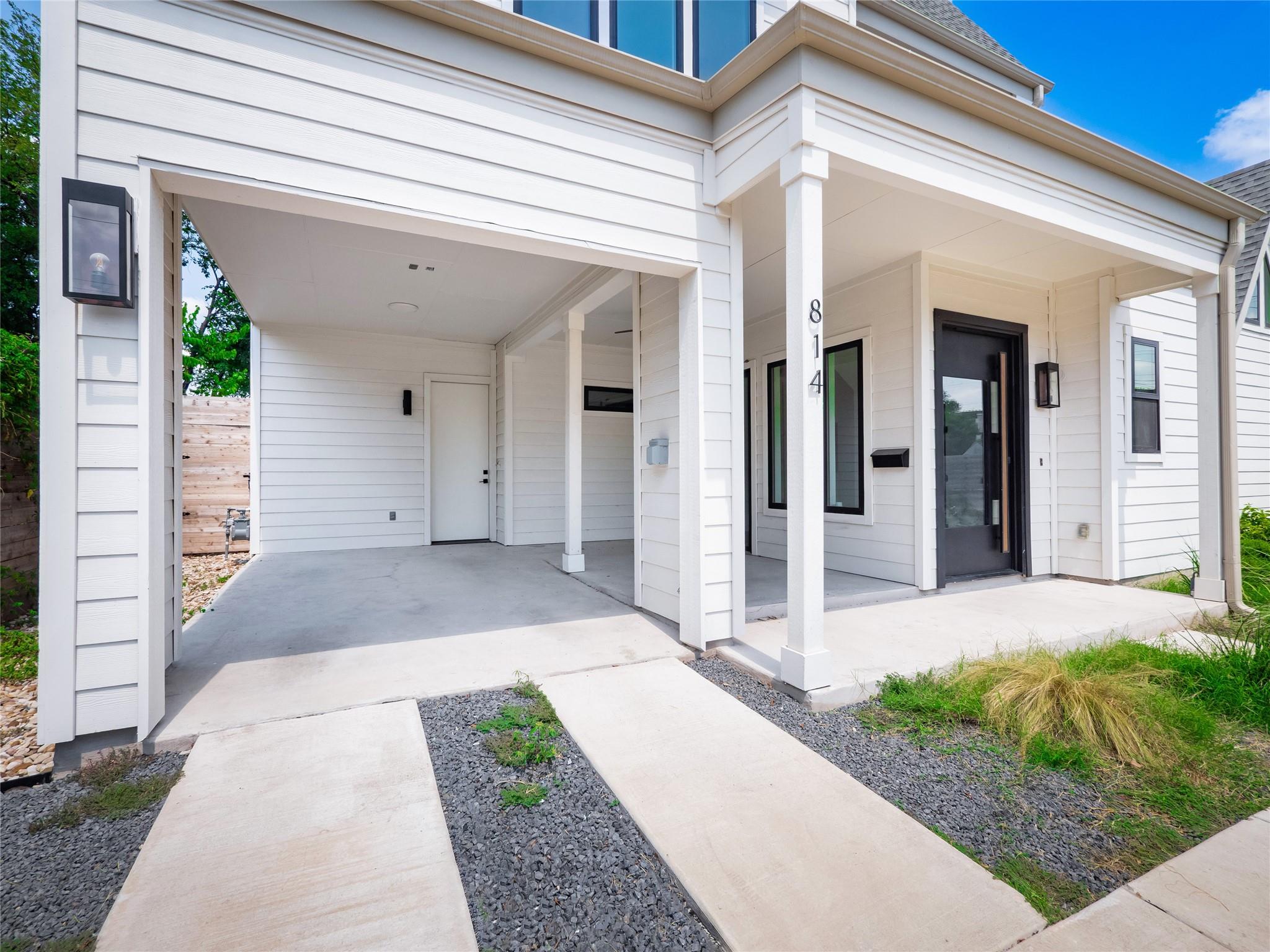 Image 2 of 40 For 814 Stark St