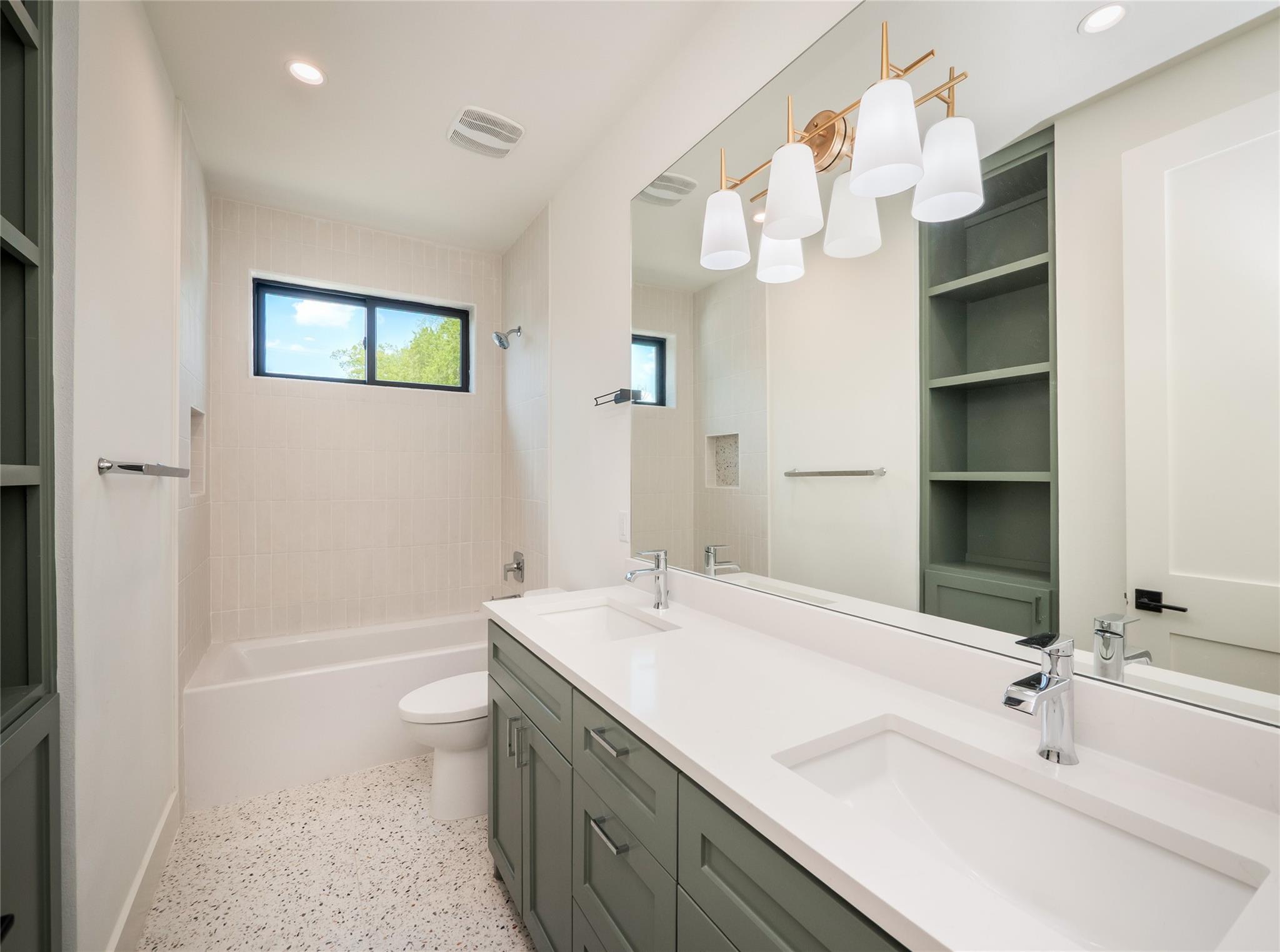 Image 31 of 40 For 814 Stark St