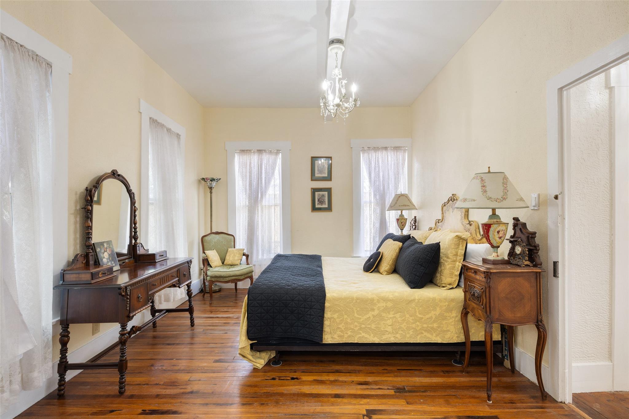 Image 11 of 35 For 201 Nugent Ave