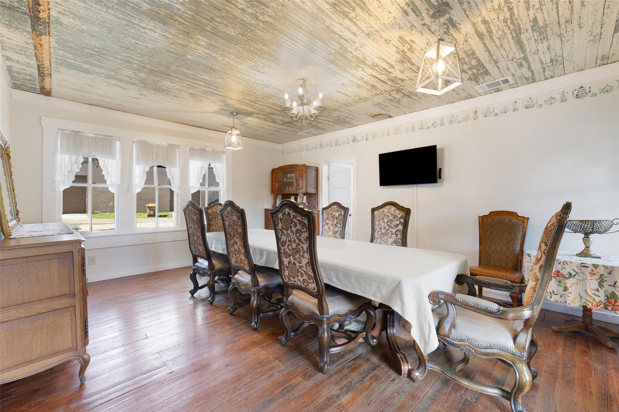 Image 15 of 35 For 201 Nugent Ave