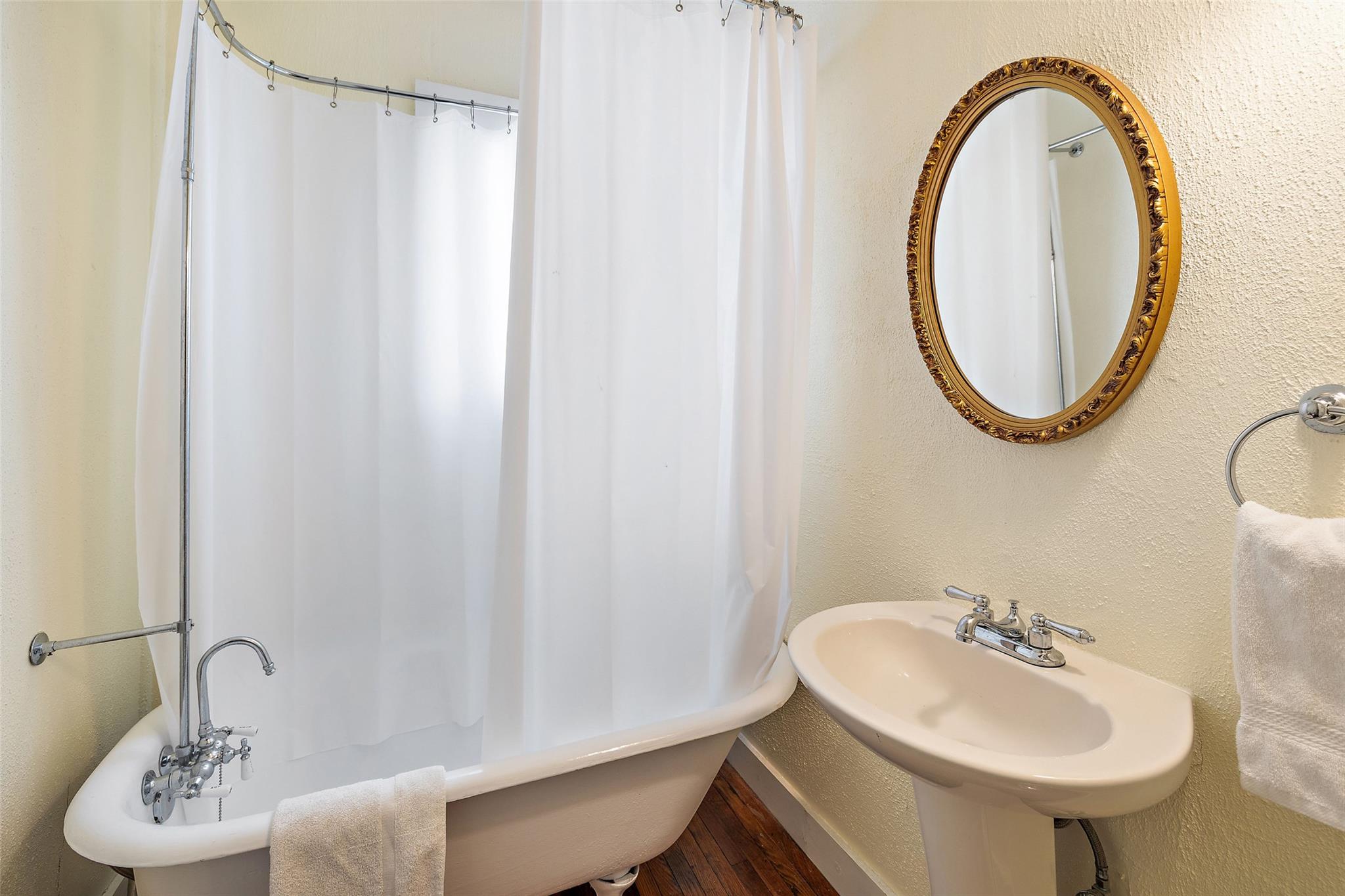 Image 22 of 35 For 201 Nugent Ave