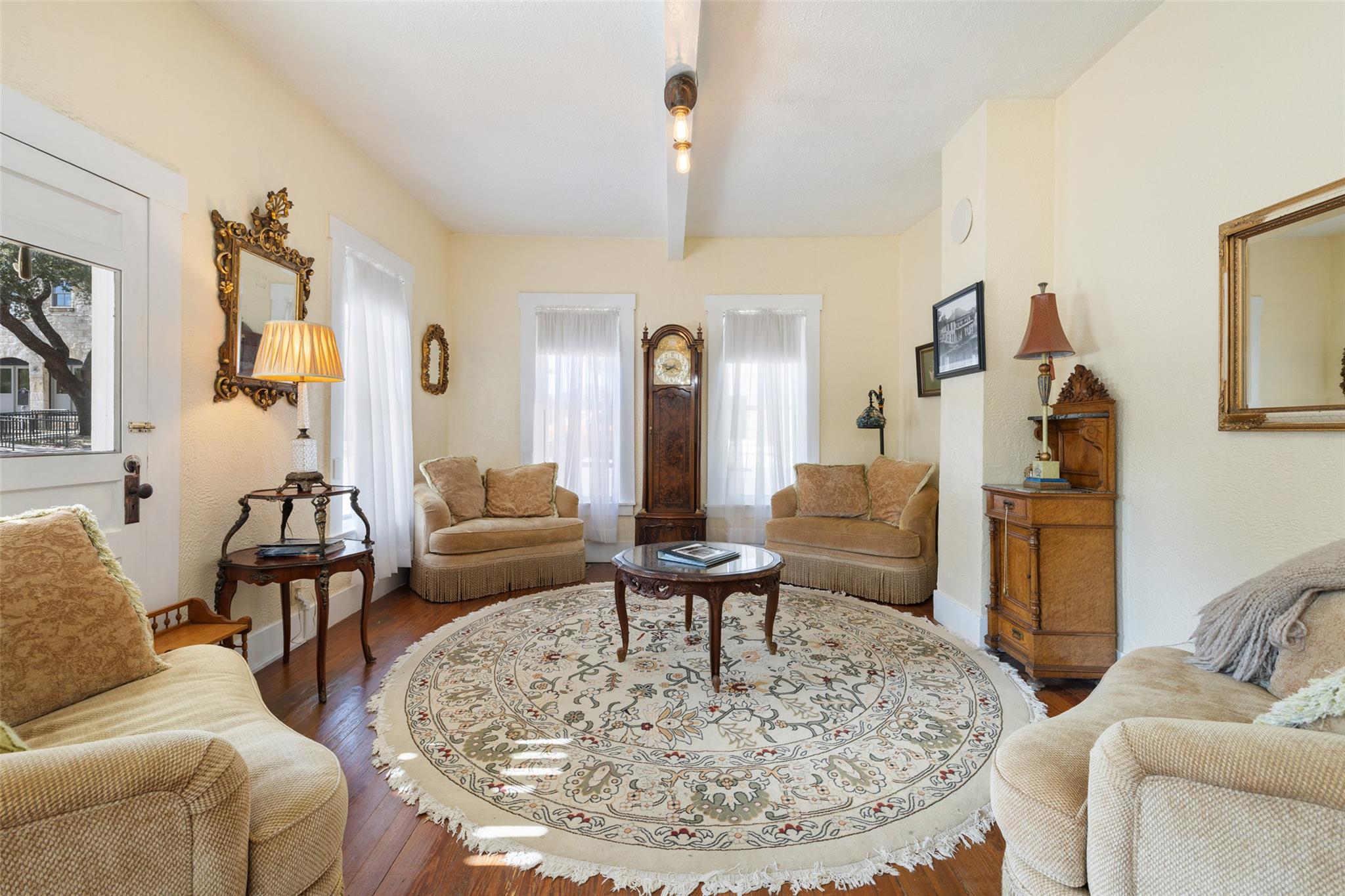 Image 6 of 35 For 201 Nugent Ave