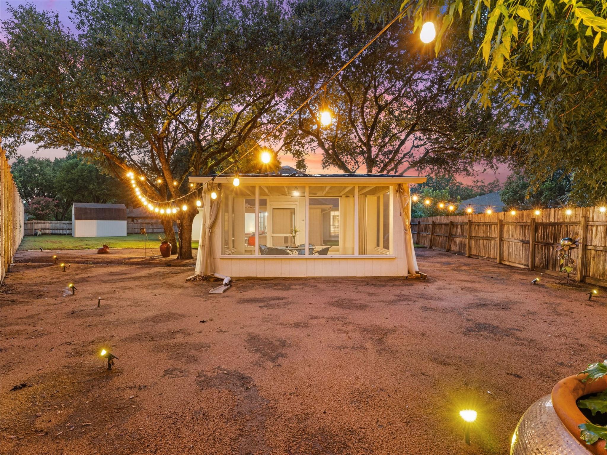 Image 36 of 40 For 1832 Sunnybrook Dr