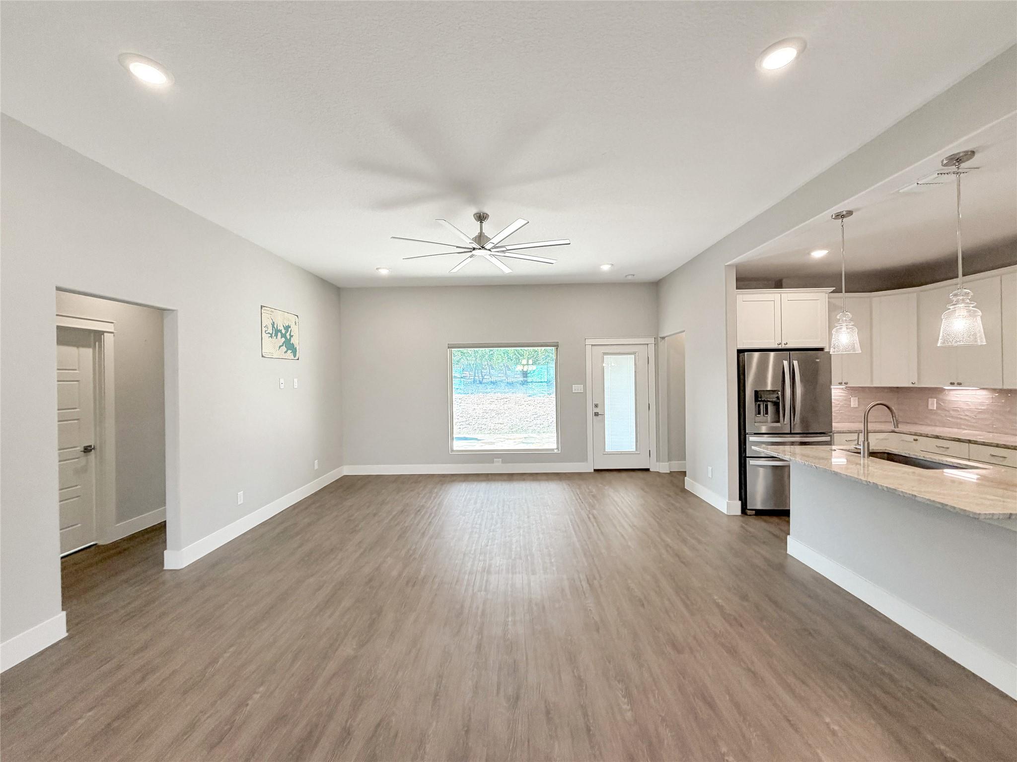 Image 10 of 27 For 381 Monarch  