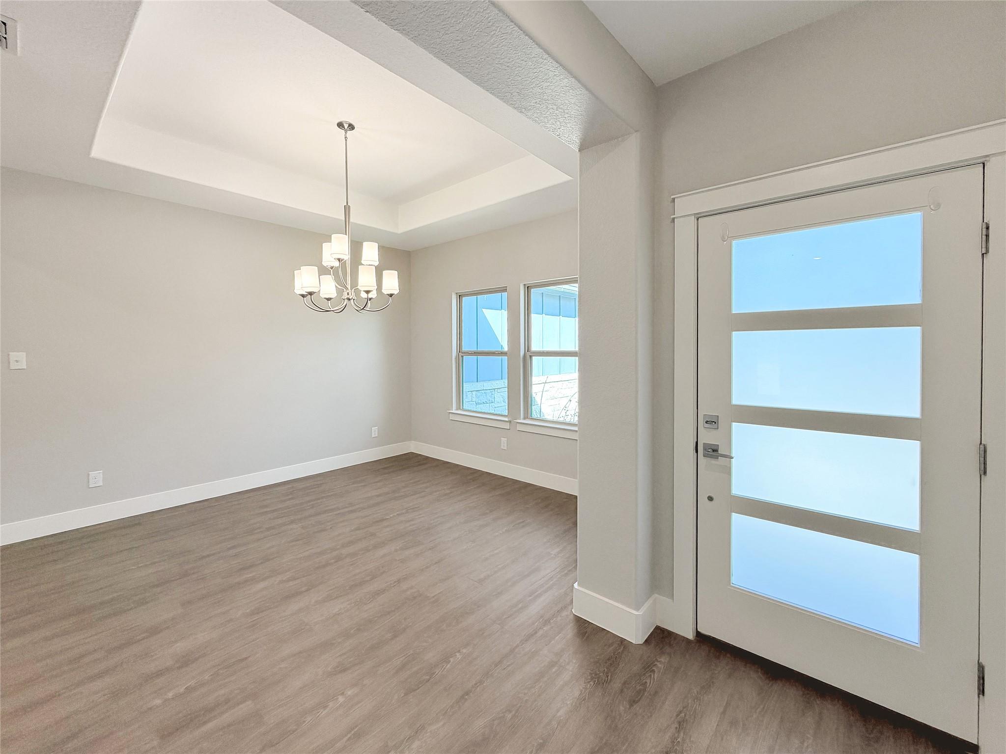 Image 11 of 27 For 381 Monarch  