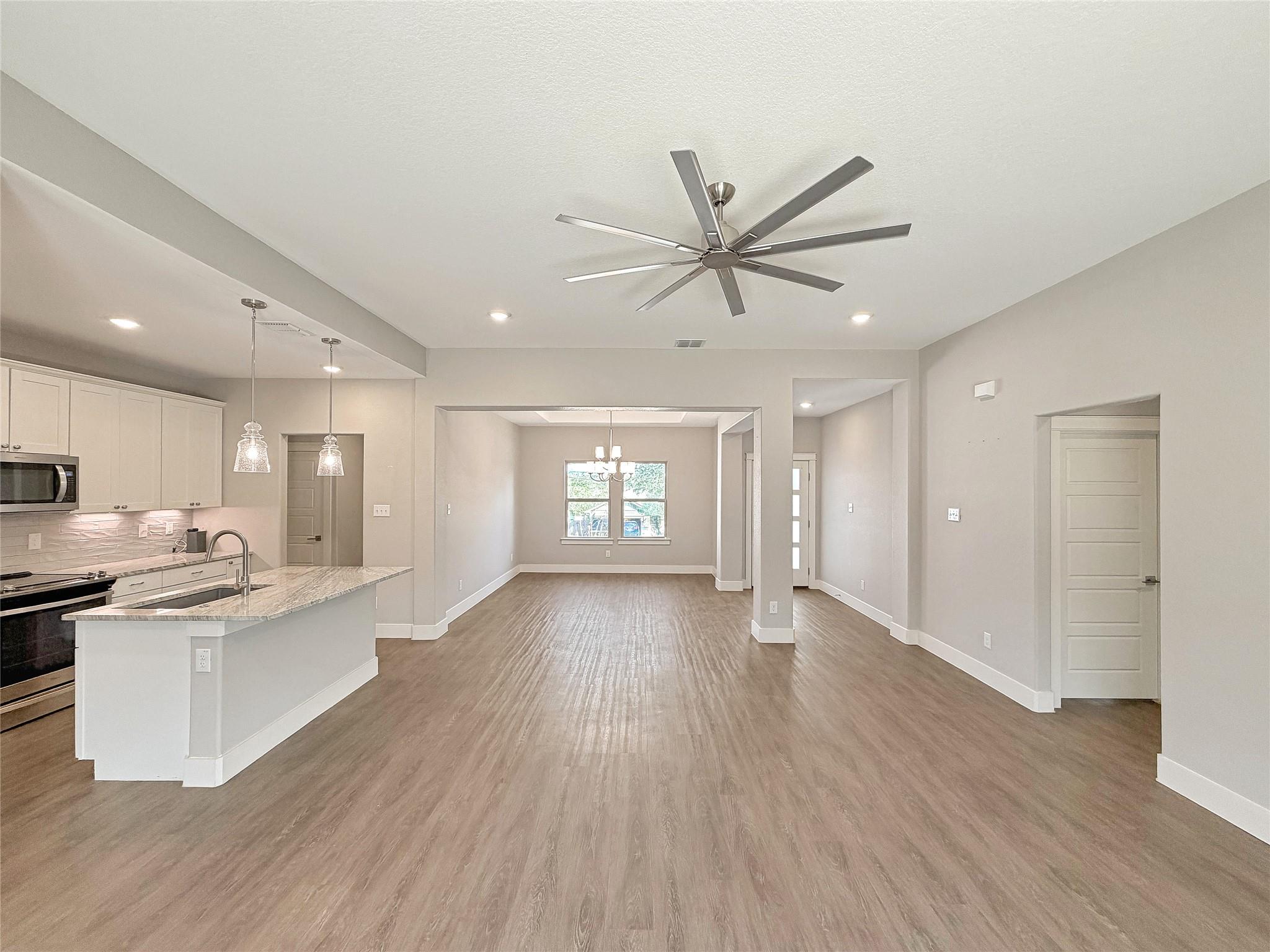 Image 15 of 27 For 381 Monarch  