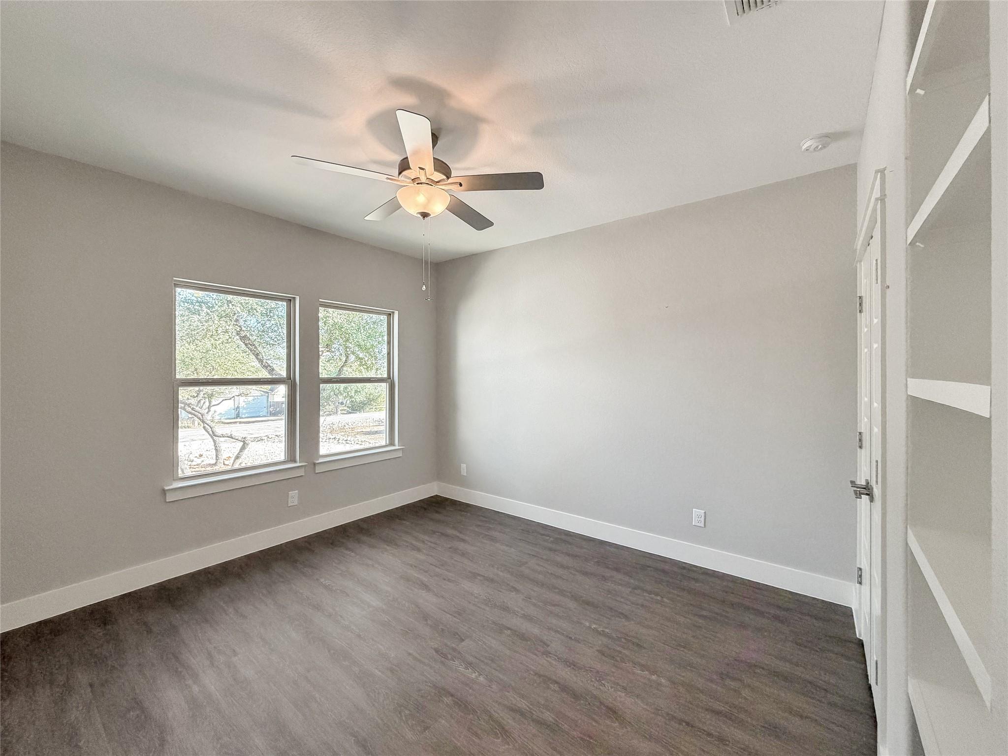 Image 18 of 27 For 381 Monarch  