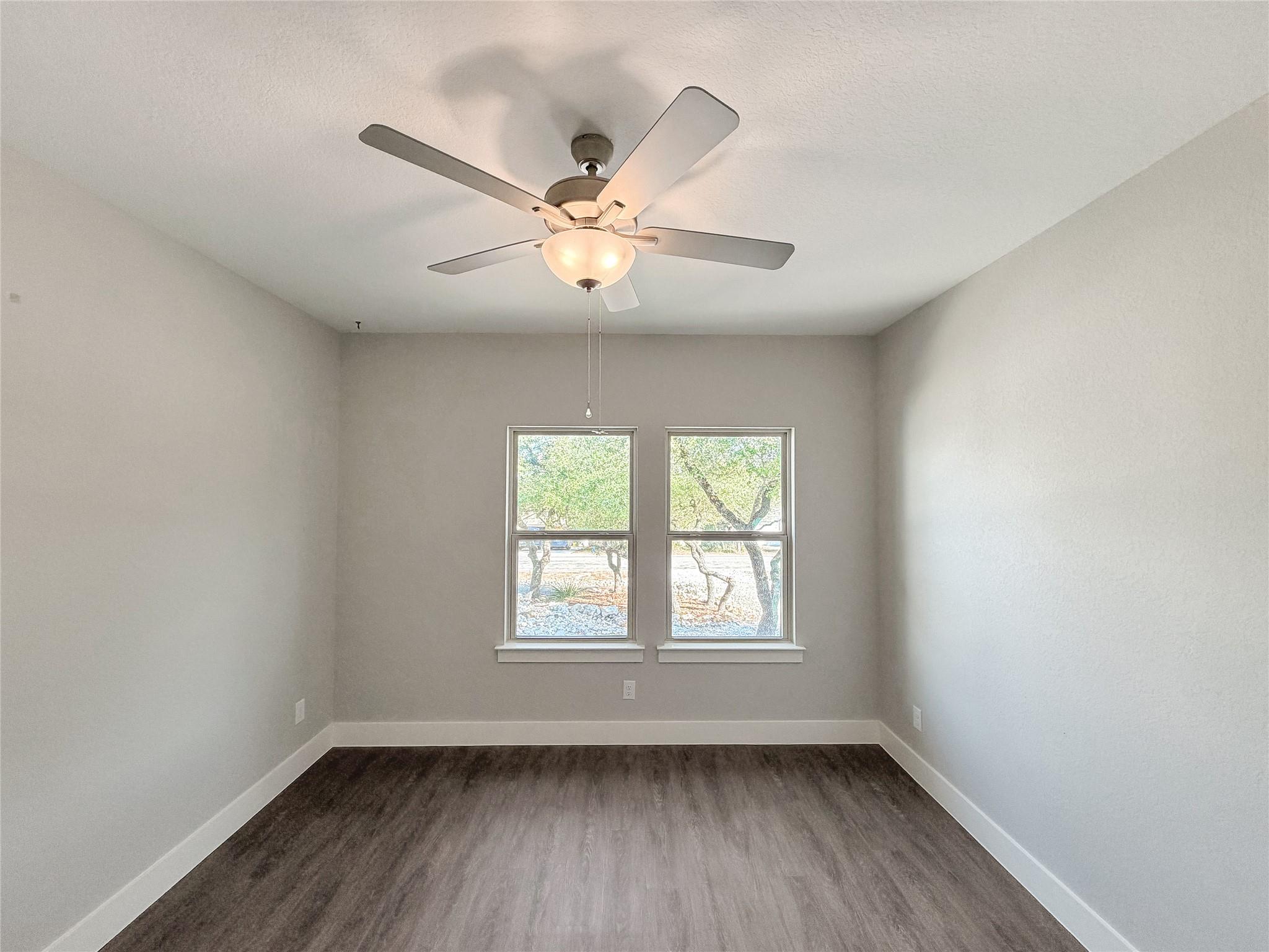 Image 19 of 27 For 381 Monarch  