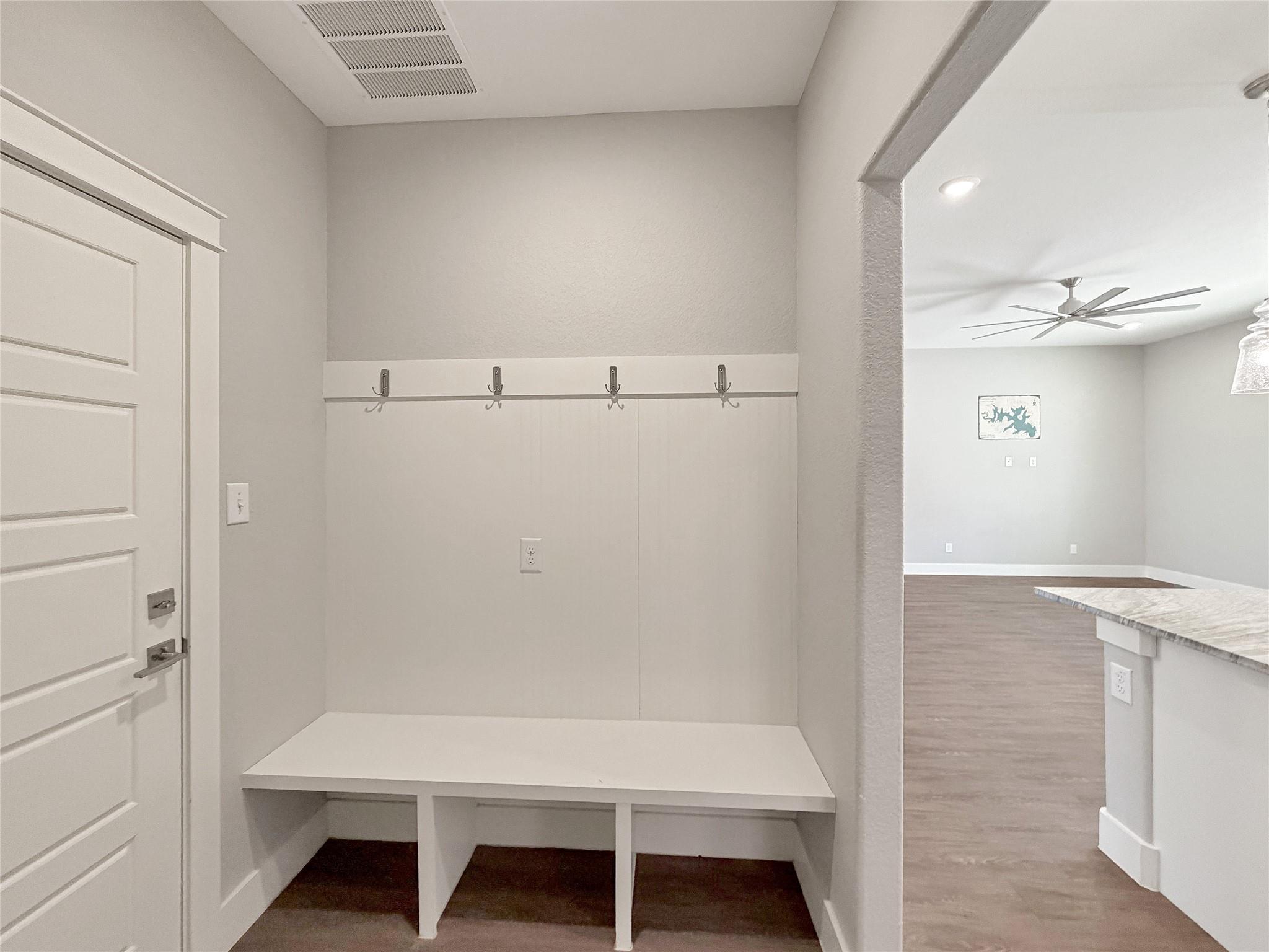 Image 26 of 27 For 381 Monarch  