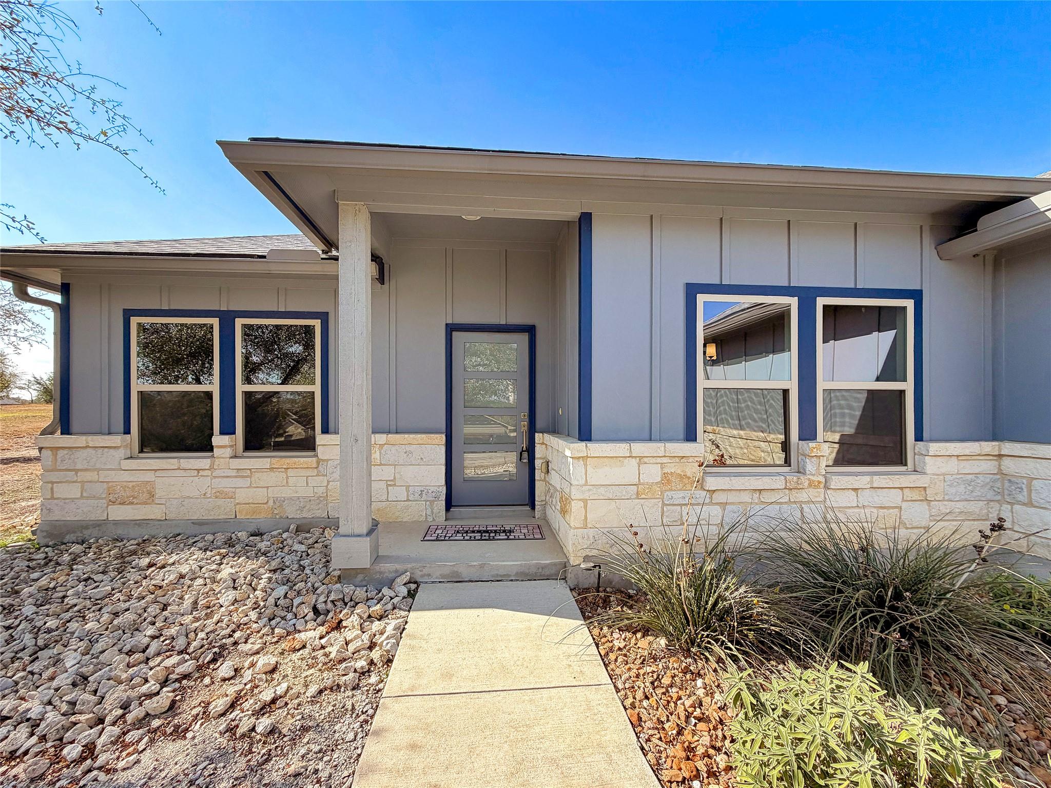 Image 5 of 27 For 381 Monarch  