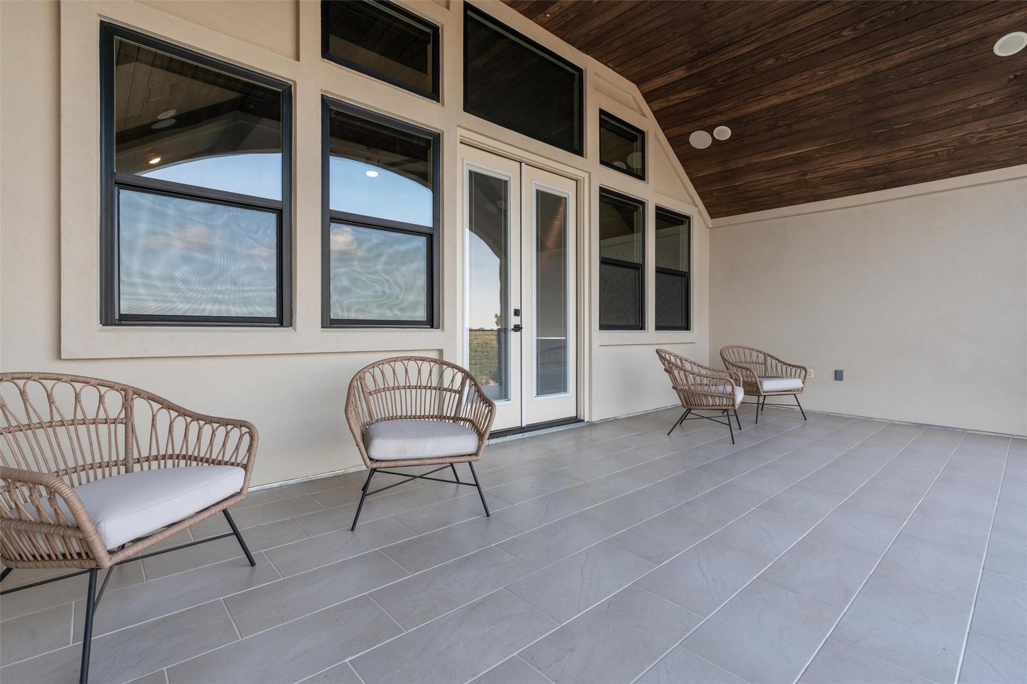 Image 25 of 40 For 1008 Eagle Point Dr