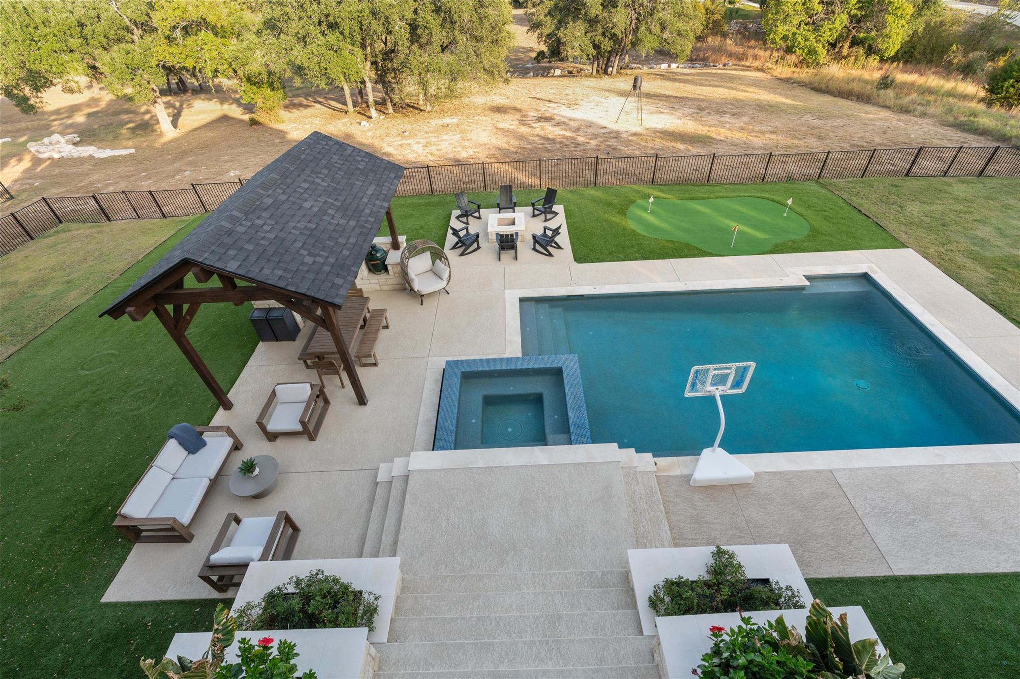 Image 3 of 40 For 1008 Eagle Point Dr